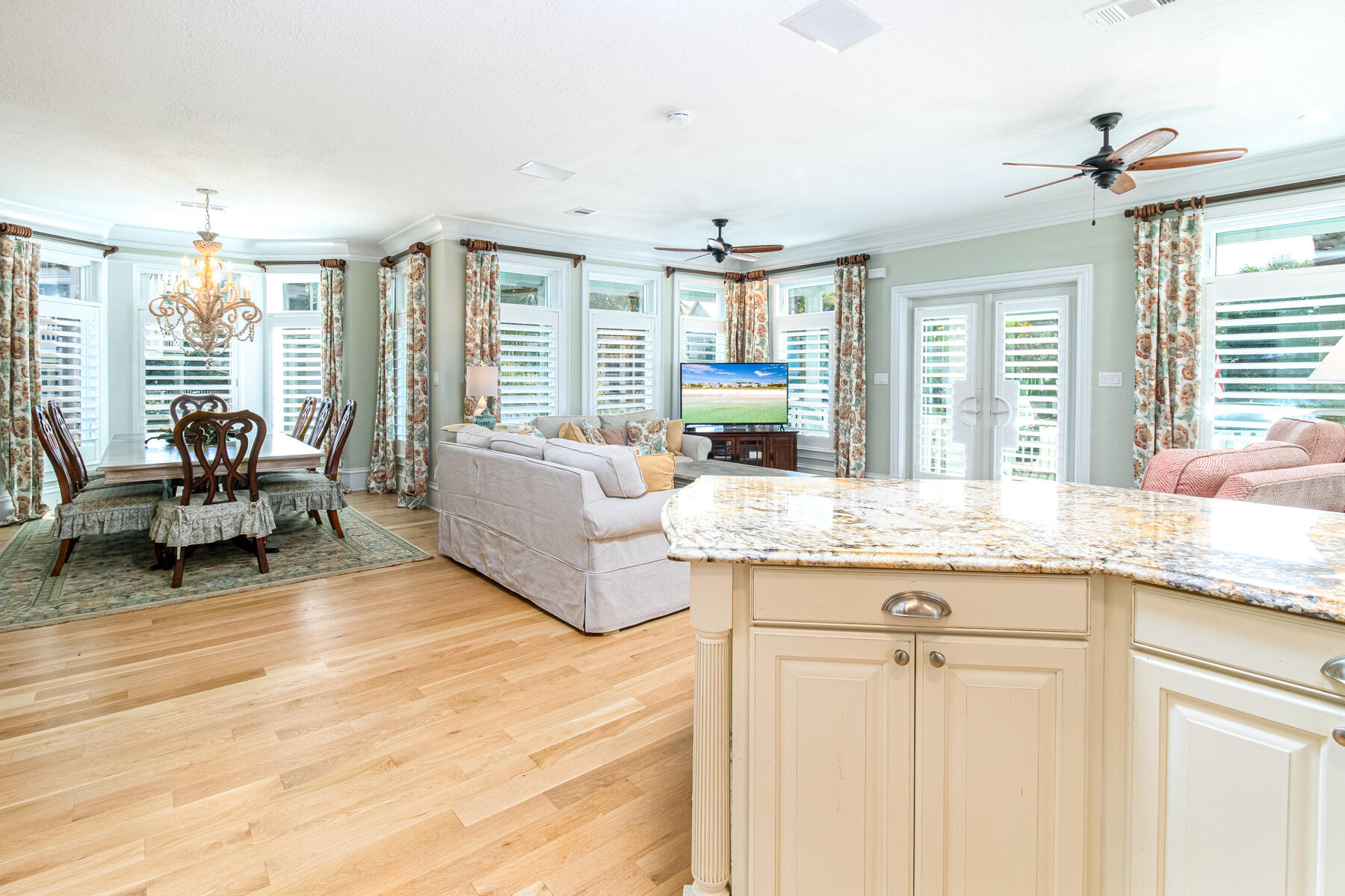 SUNRISE BEACH - Residential