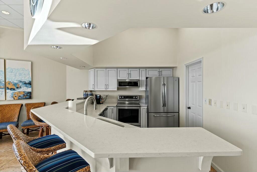 SUMMERWIND CONDOS - Residential