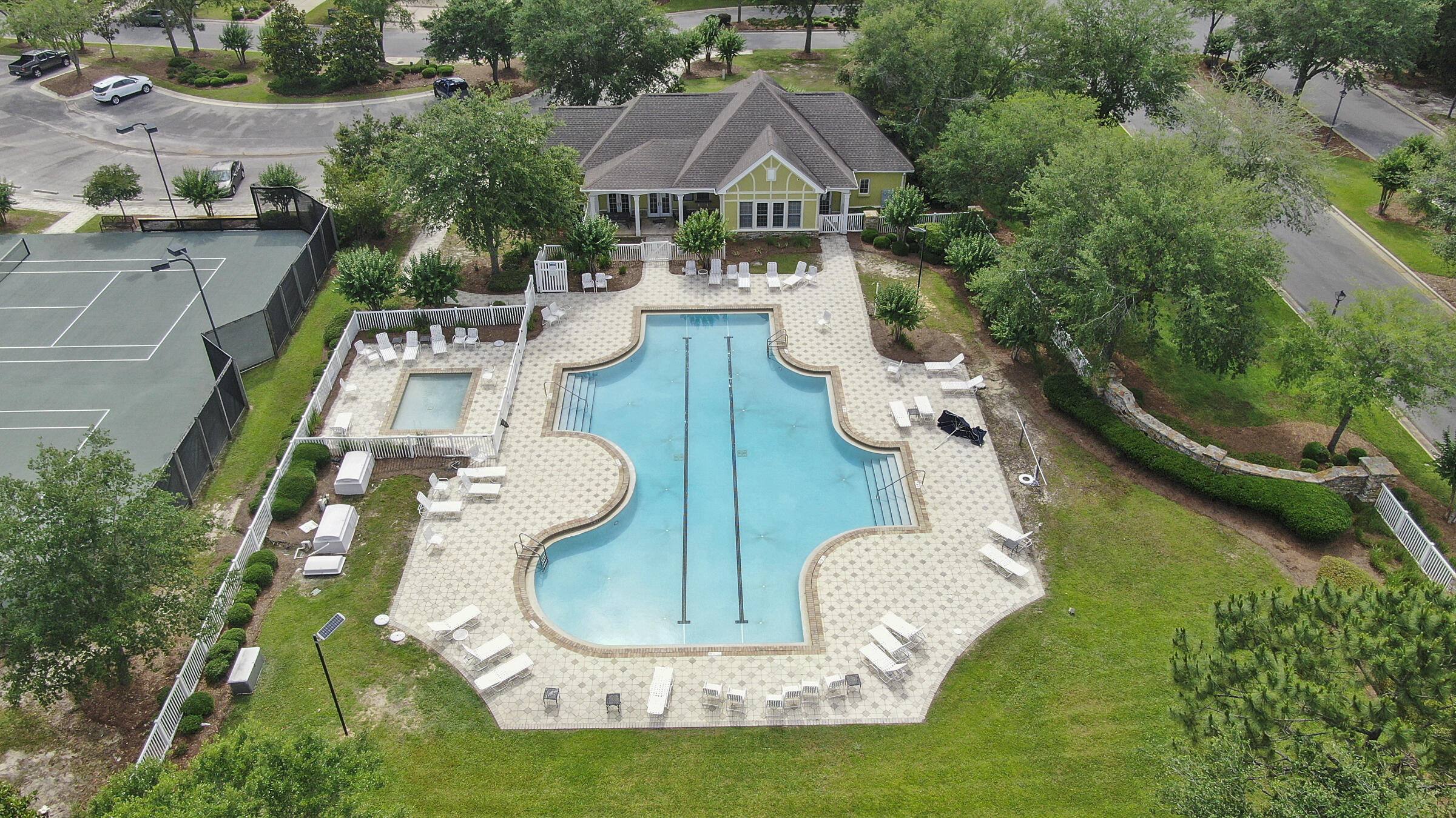 MOORS GOLF AND RACQUET CLUB(THE) - Residential