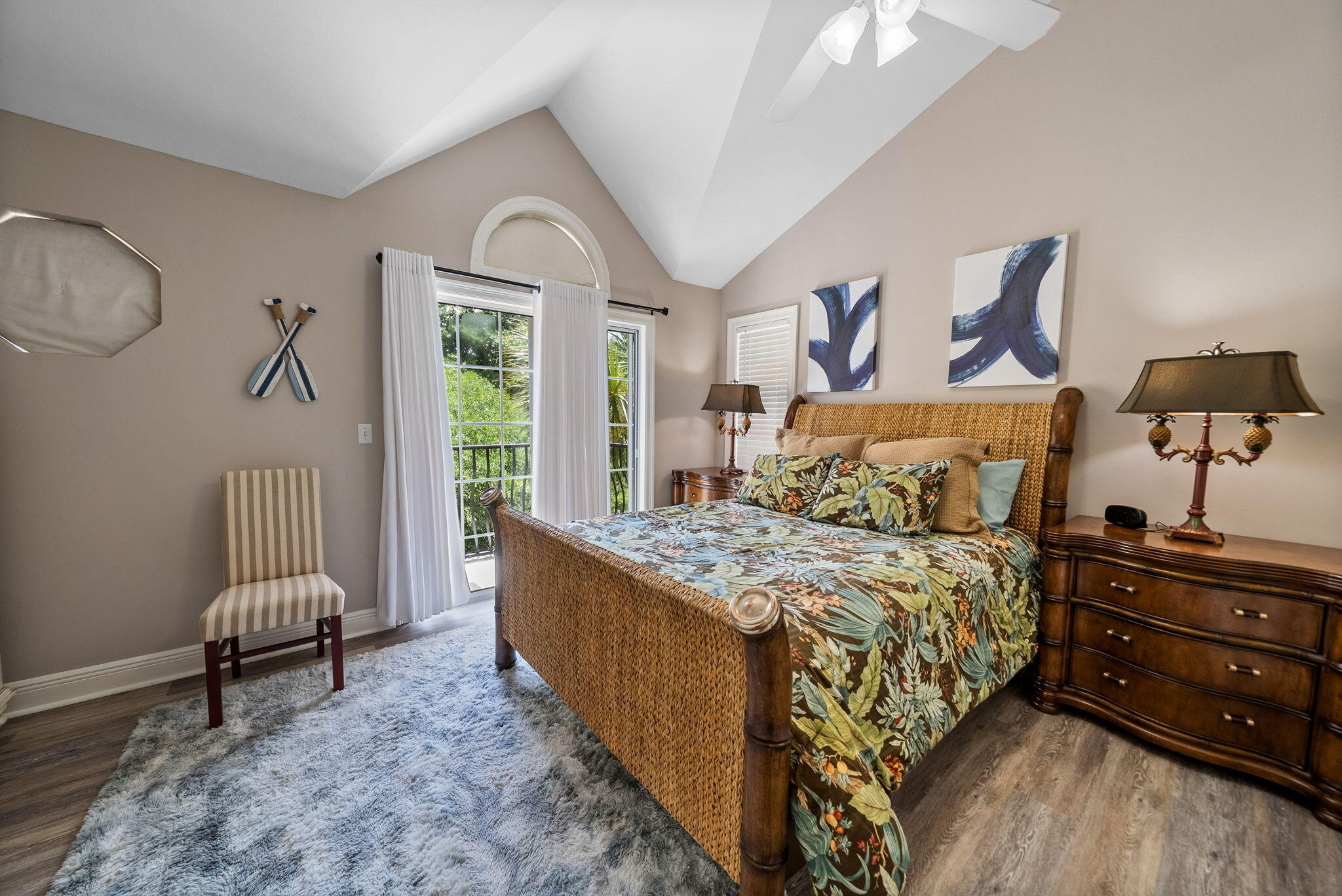 VANTAGE POINTE - Residential