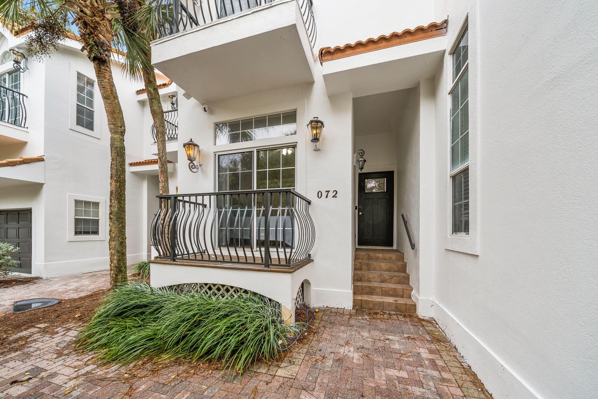 VANTAGE POINTE - Residential