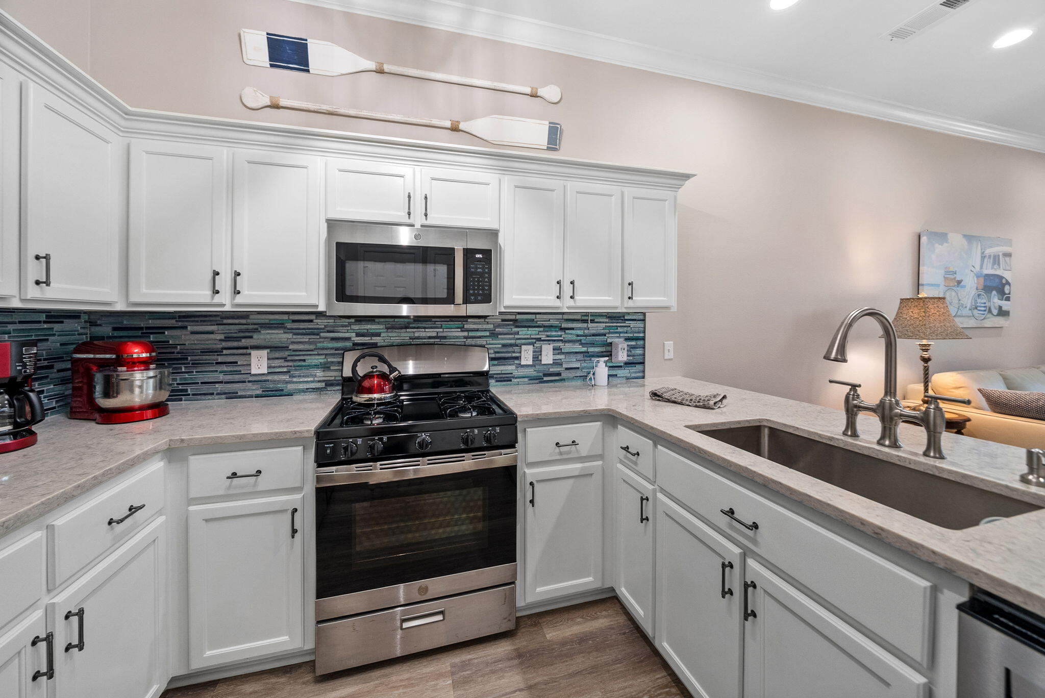 VANTAGE POINTE - Residential