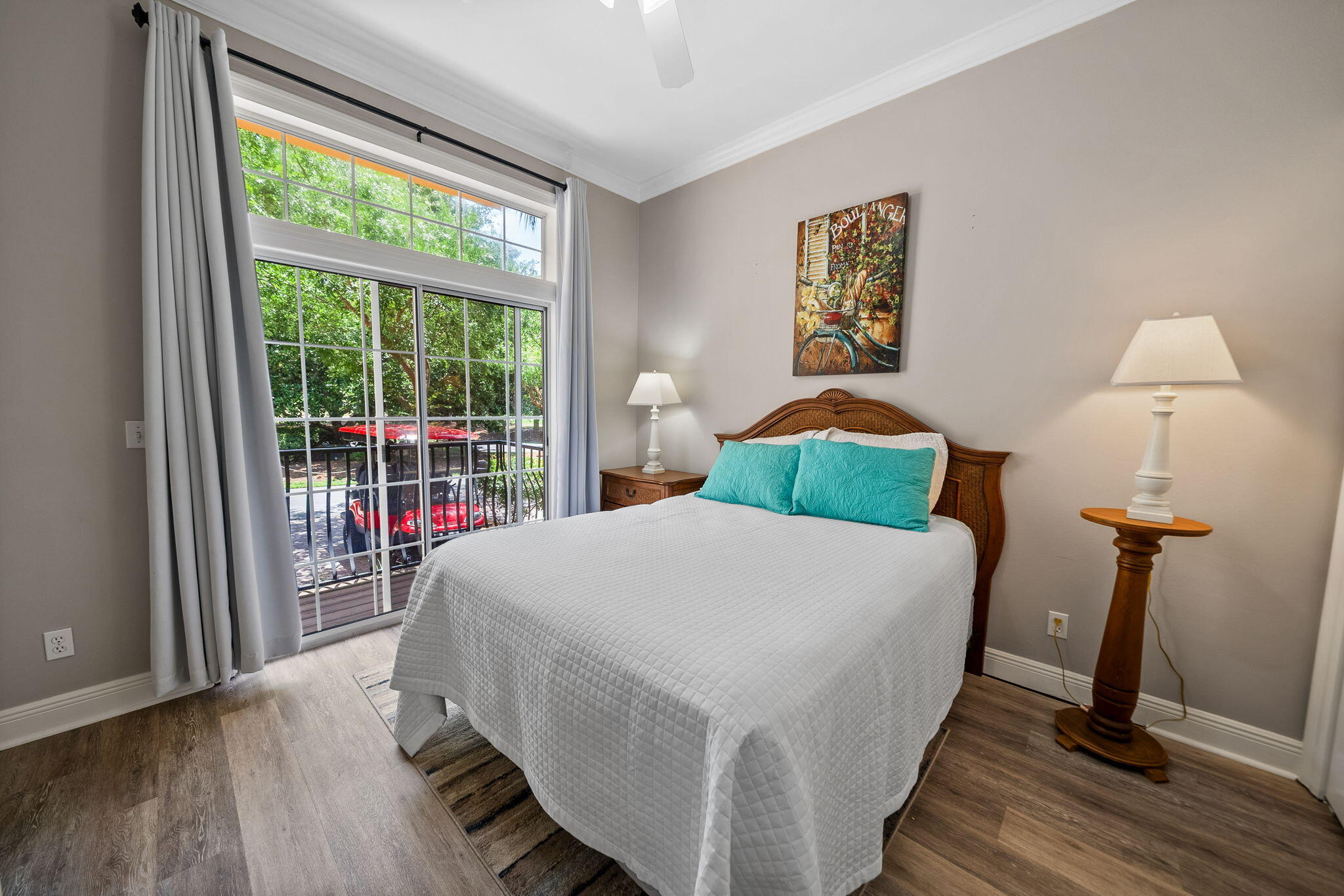 VANTAGE POINTE - Residential