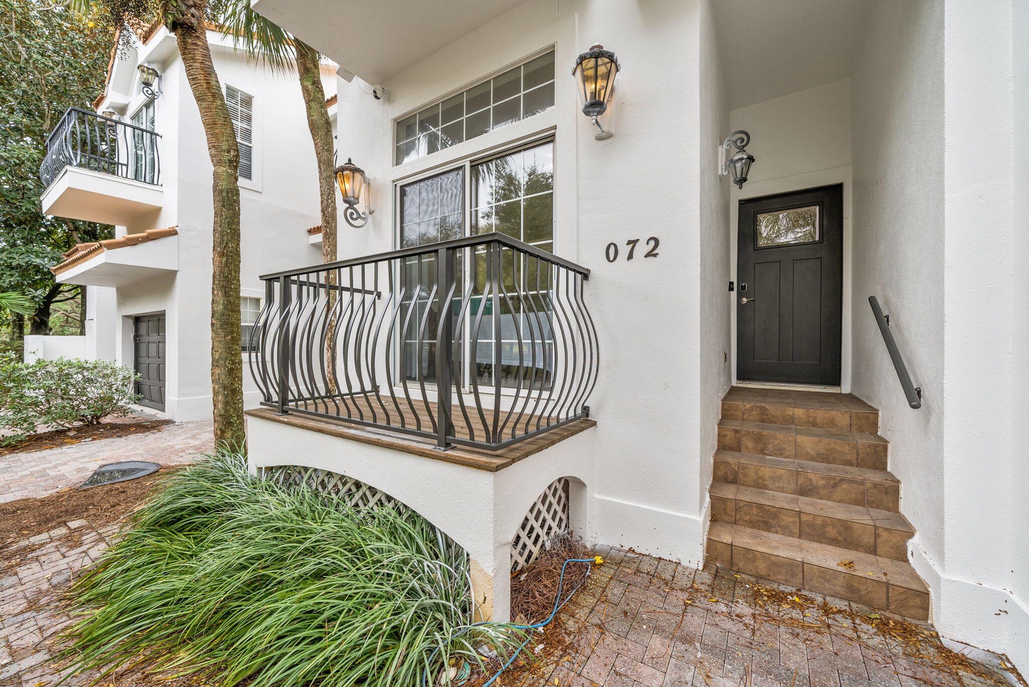 VANTAGE POINTE - Residential