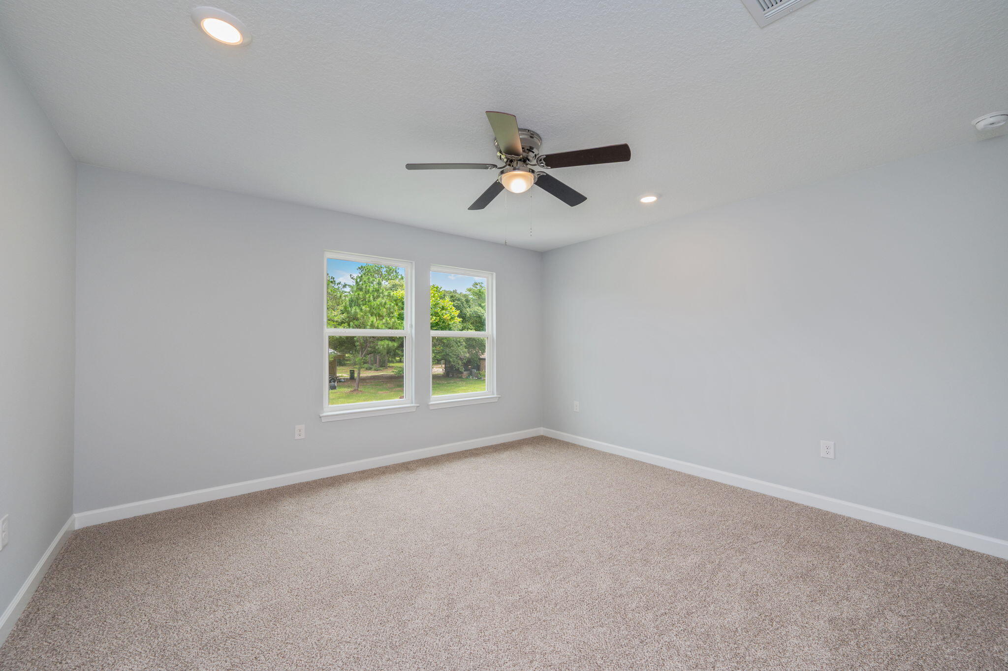 OAK HOLLOW - Residential