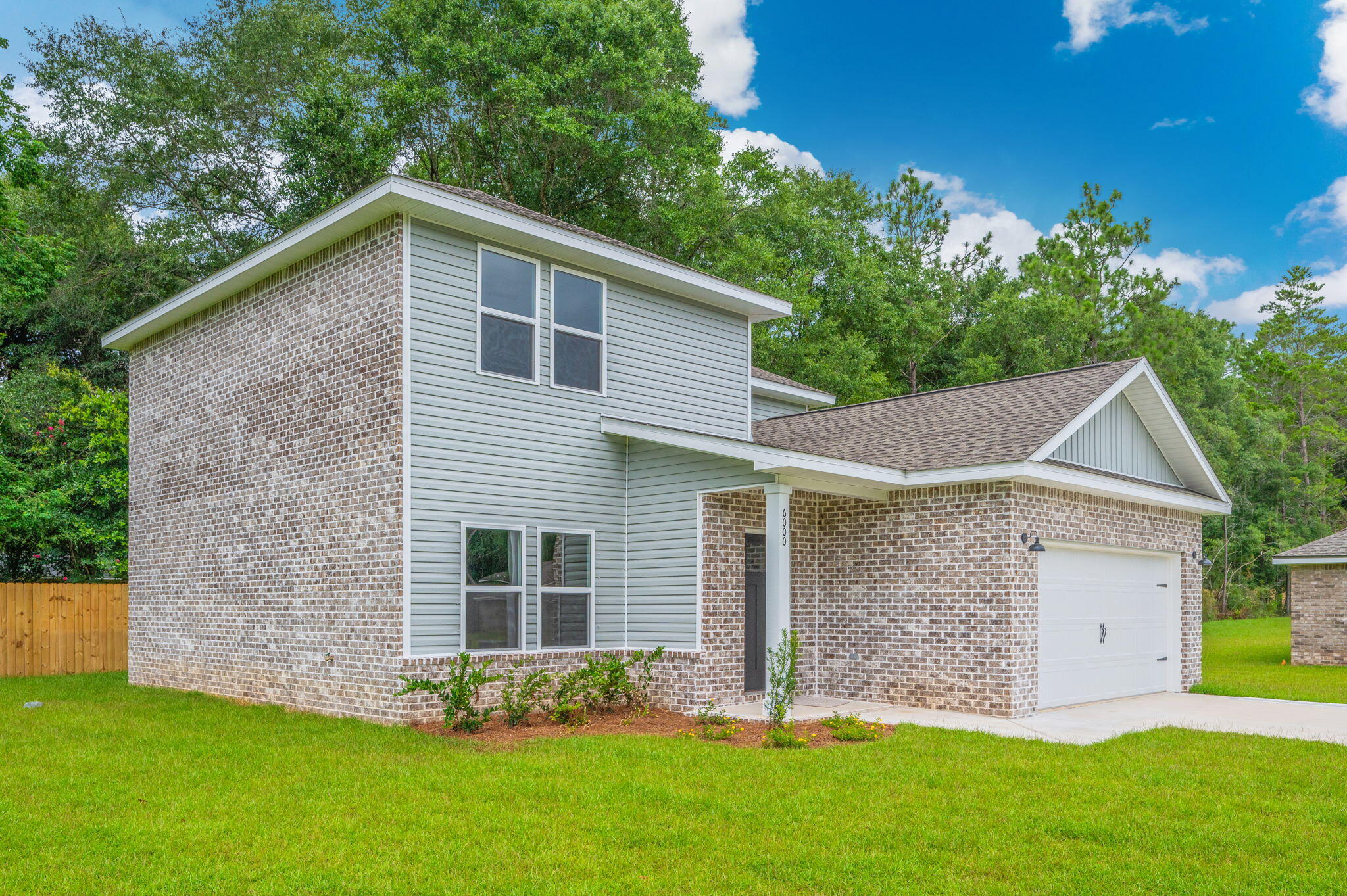 OAK HOLLOW - Residential