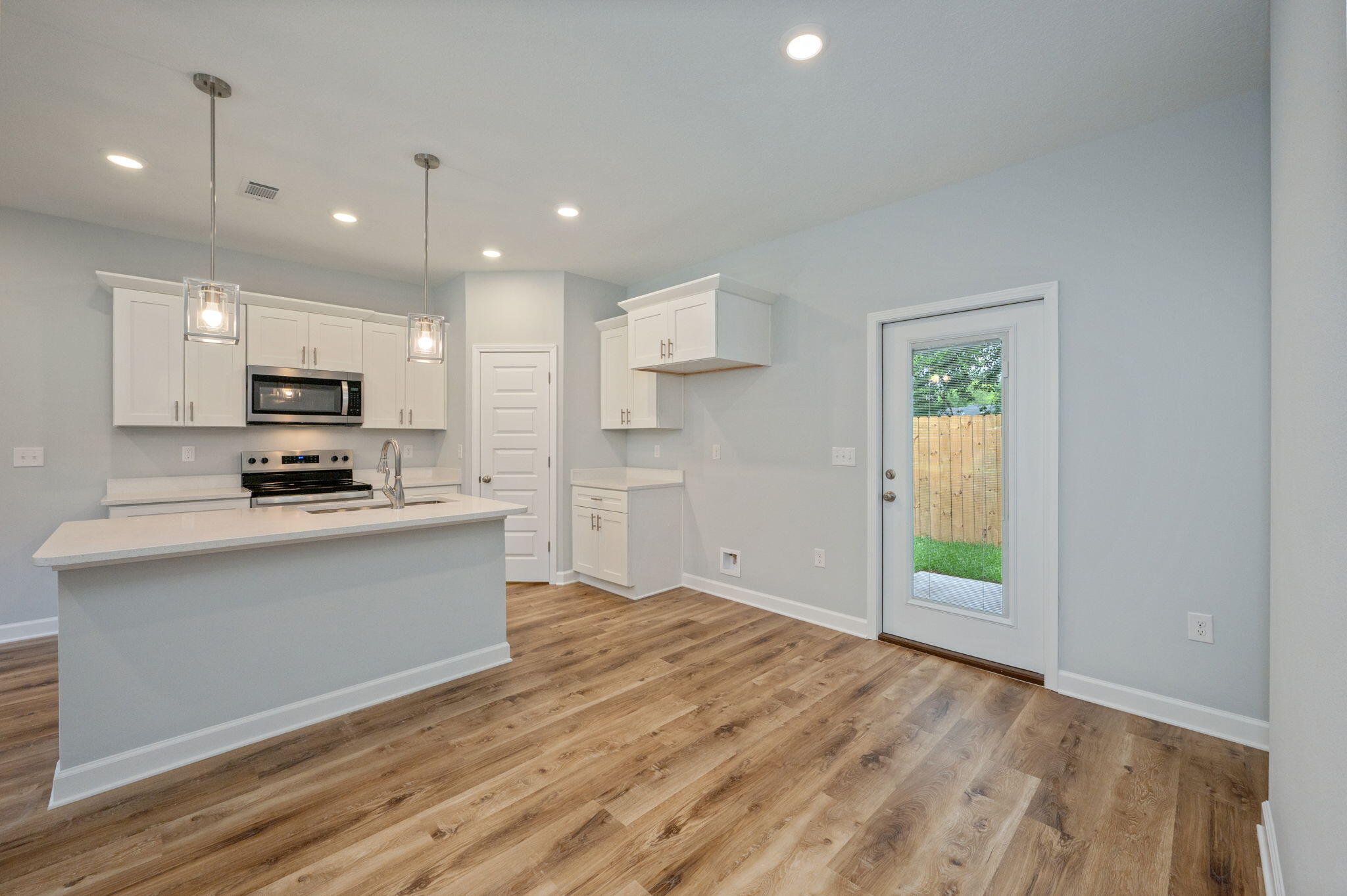 OAK HOLLOW - Residential