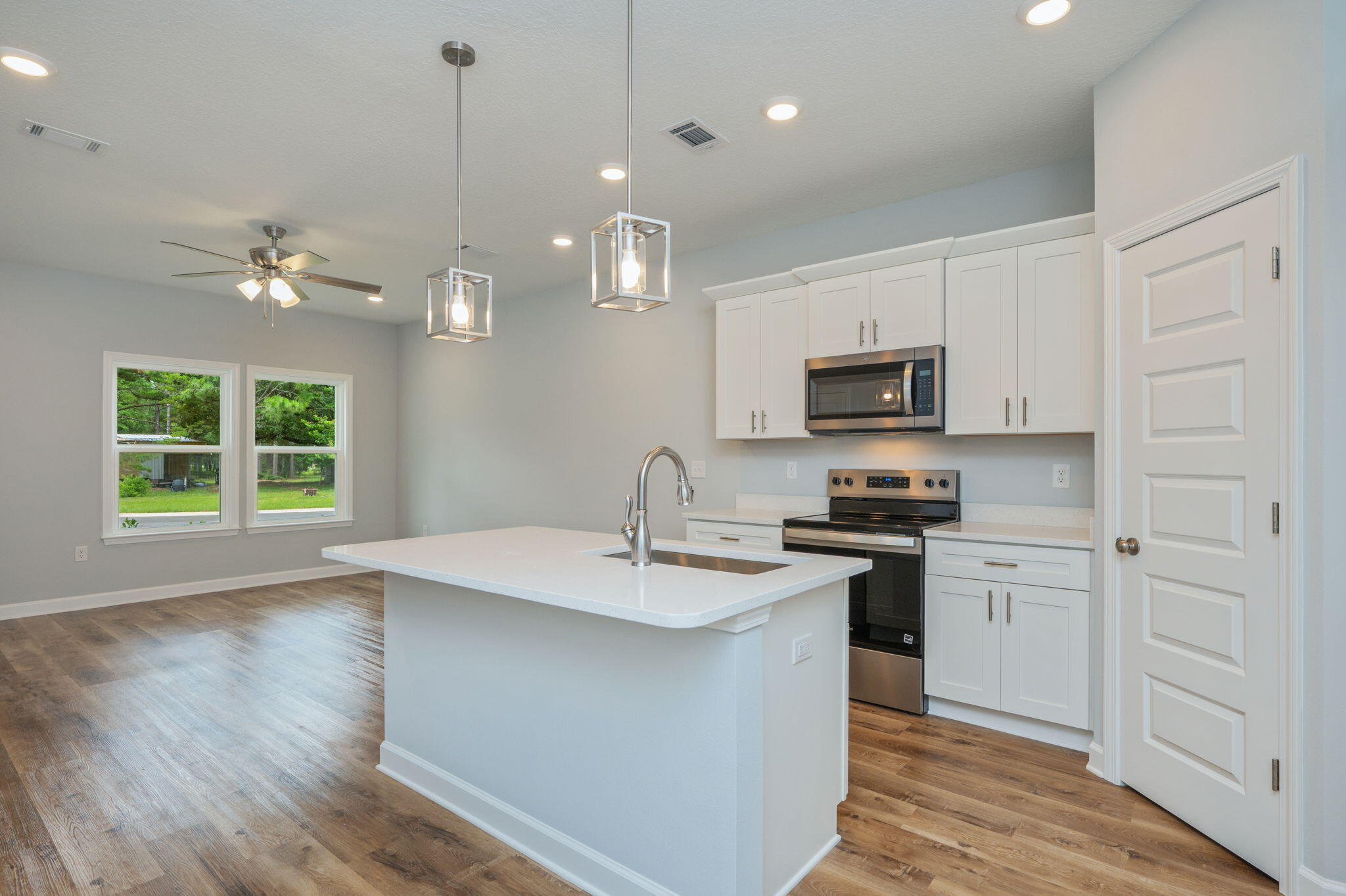 OAK HOLLOW - Residential
