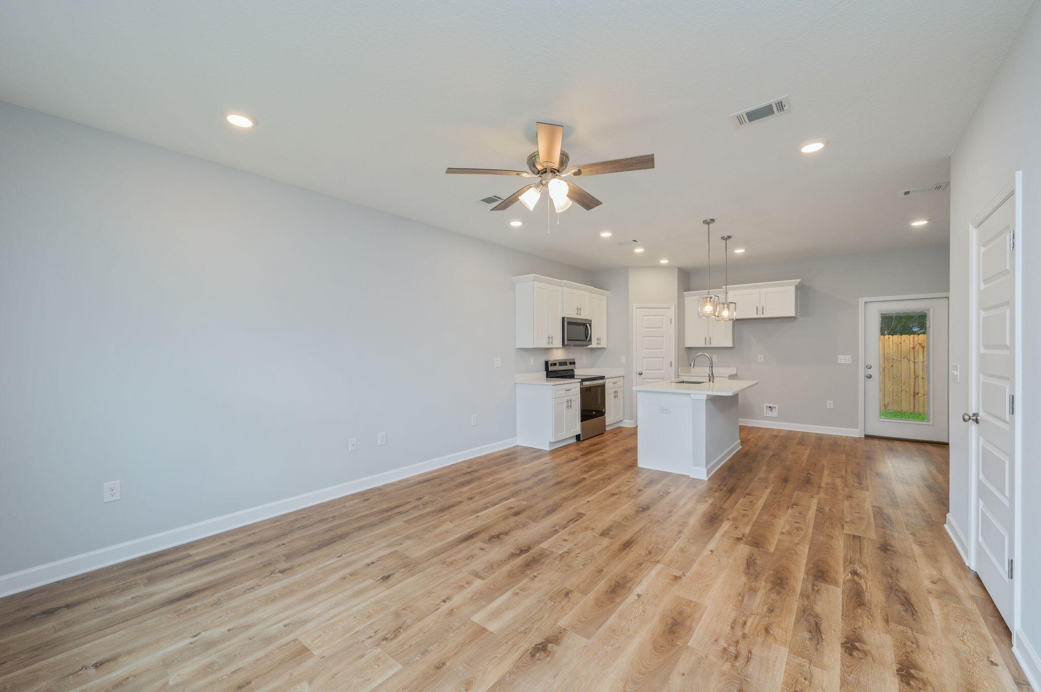 OAK HOLLOW - Residential