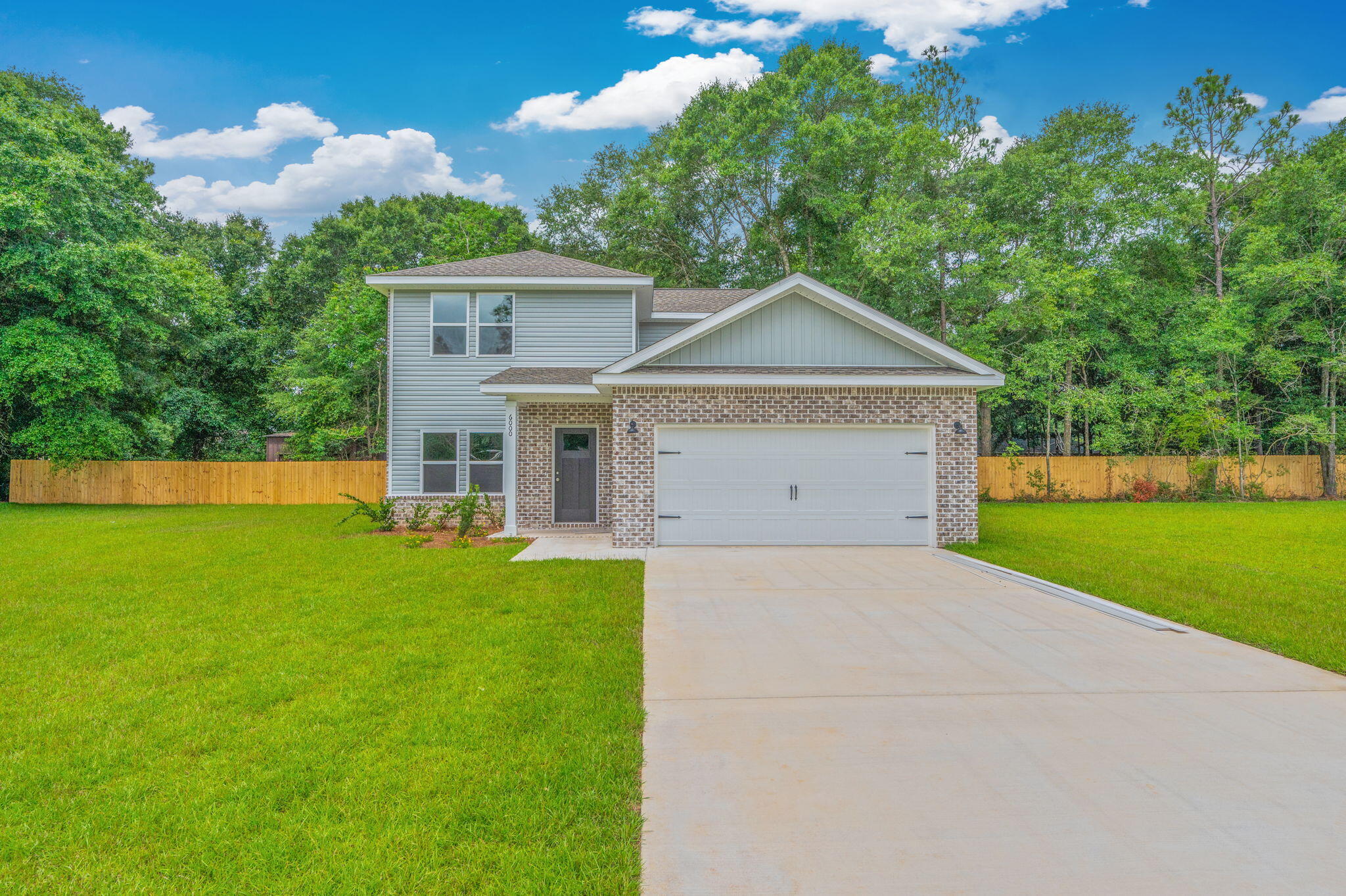 OAK HOLLOW - Residential