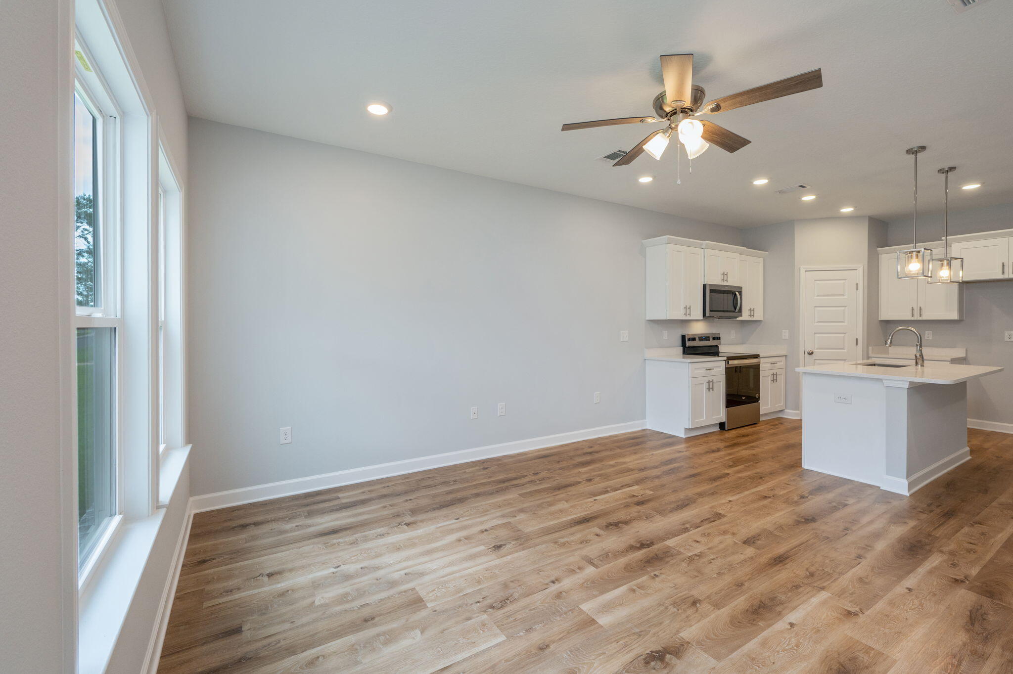 OAK HOLLOW - Residential