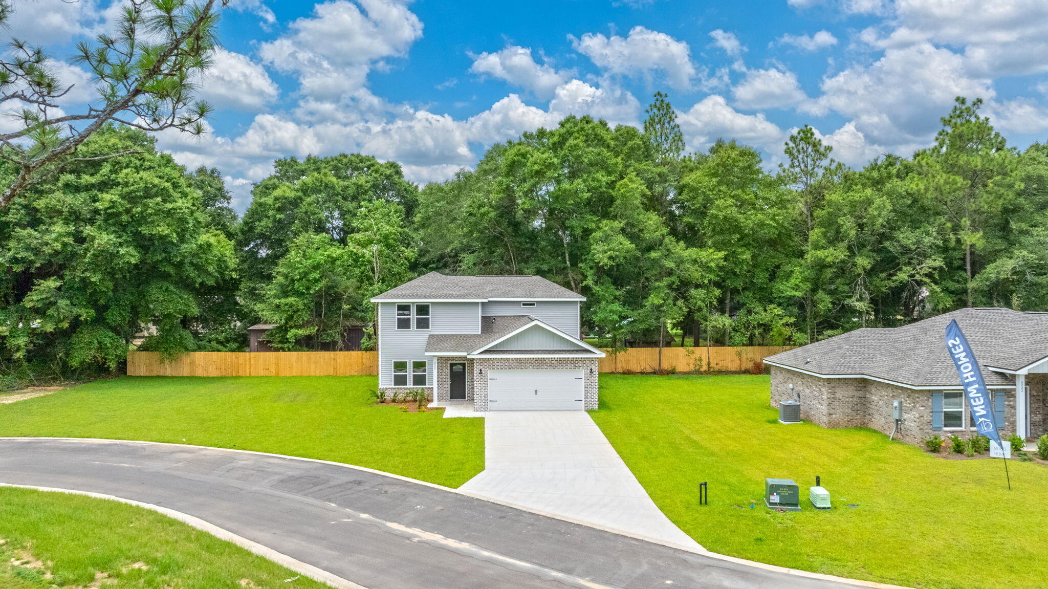 OAK HOLLOW - Residential