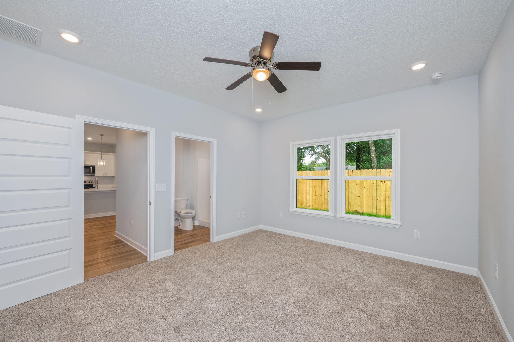 OAK HOLLOW - Residential