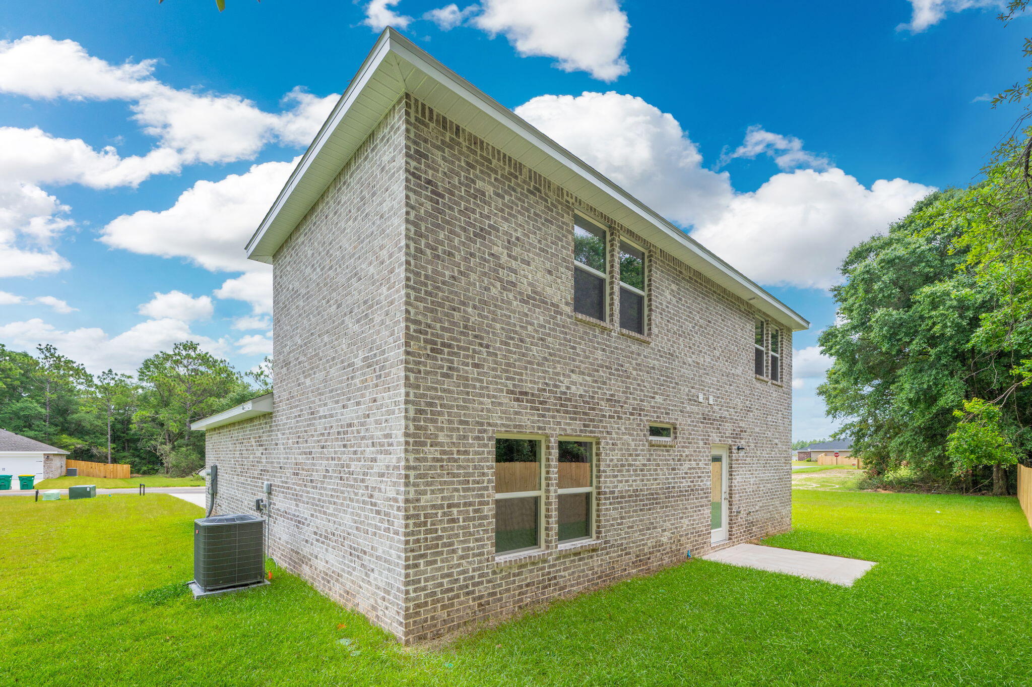 OAK HOLLOW - Residential