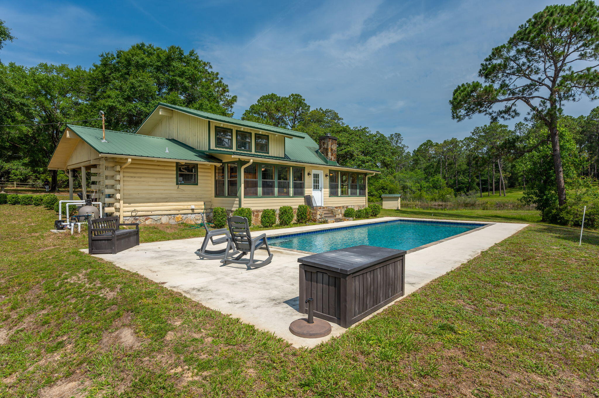 CRESTVIEW SUBURB - Farm