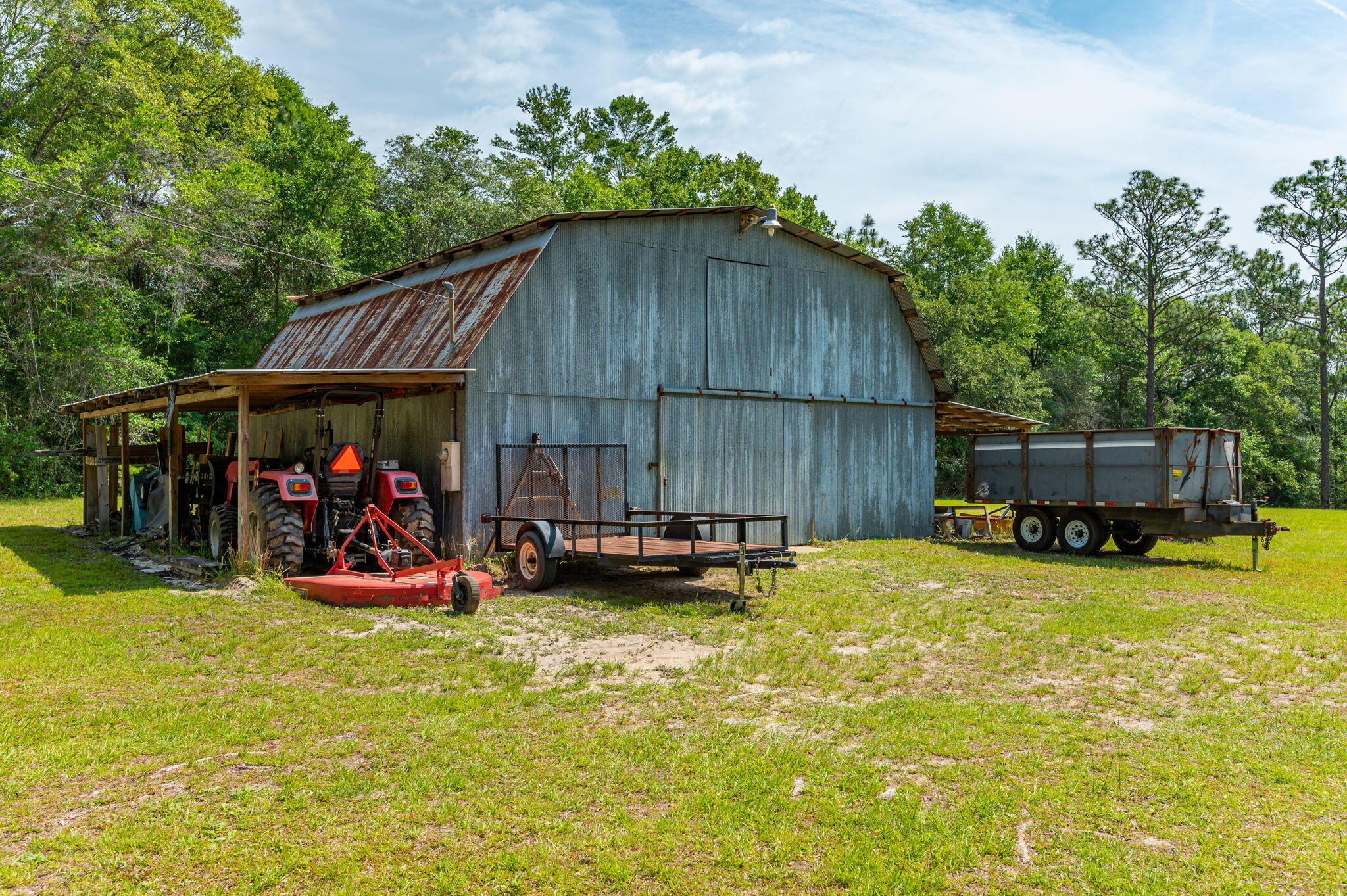 CRESTVIEW SUBURB - Farm