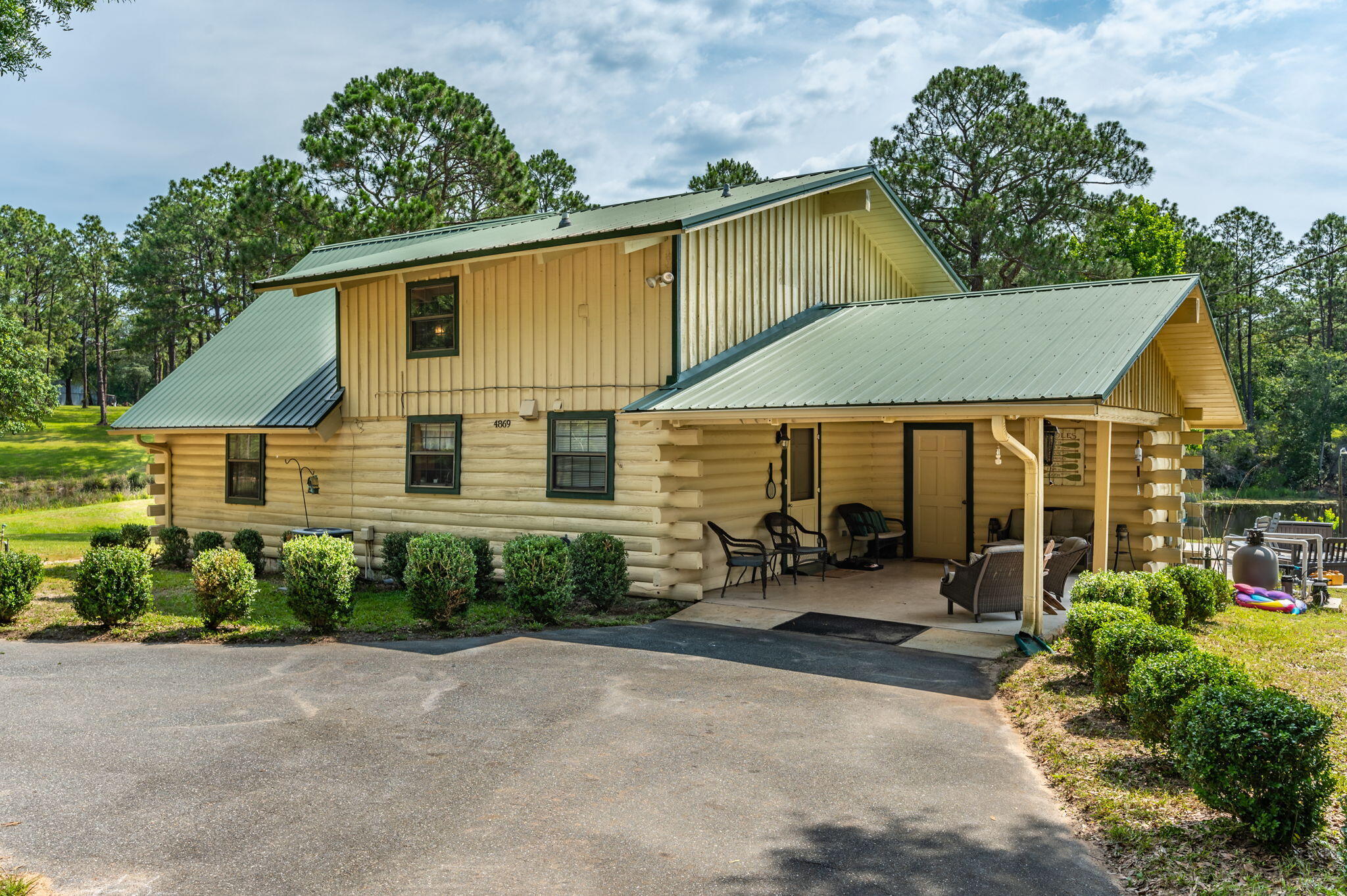 CRESTVIEW SUBURB - Farm