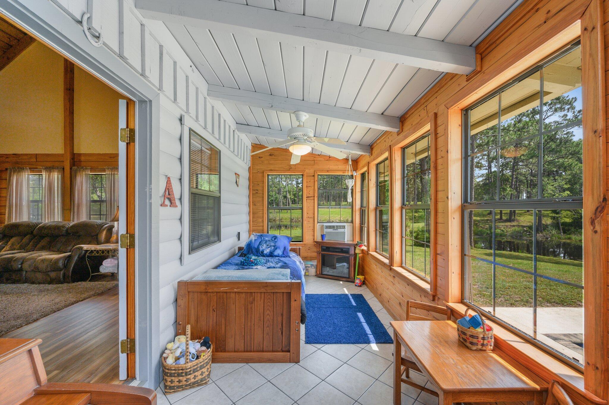CRESTVIEW SUBURB - Farm