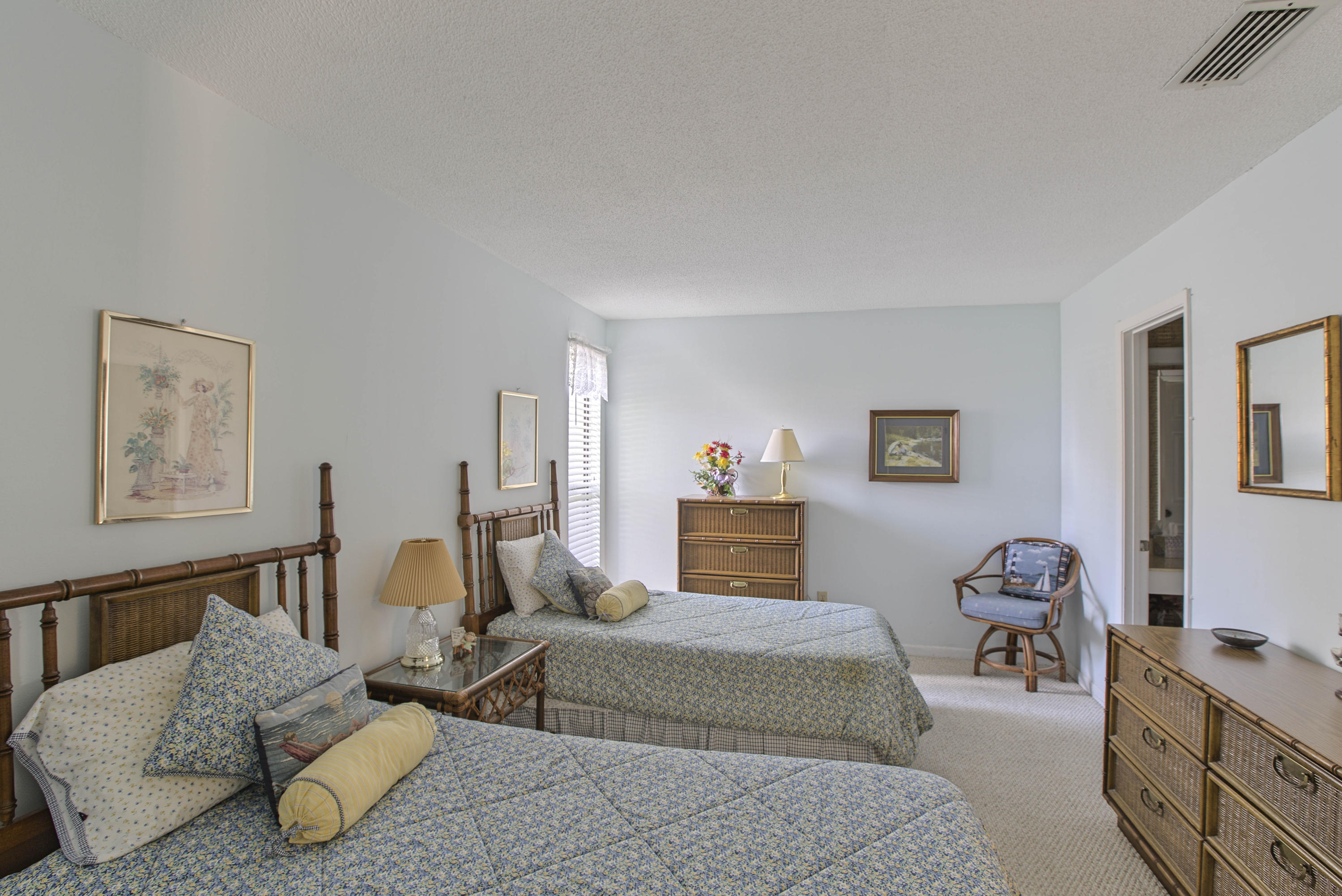 LINKSIDE VILLAGE UNIT 1 - Residential