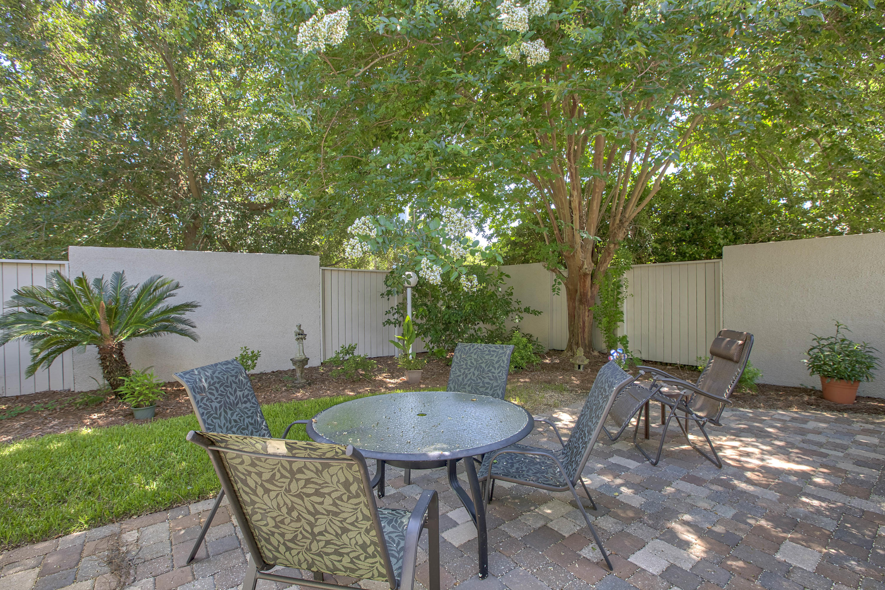 LINKSIDE VILLAGE UNIT 1 - Residential