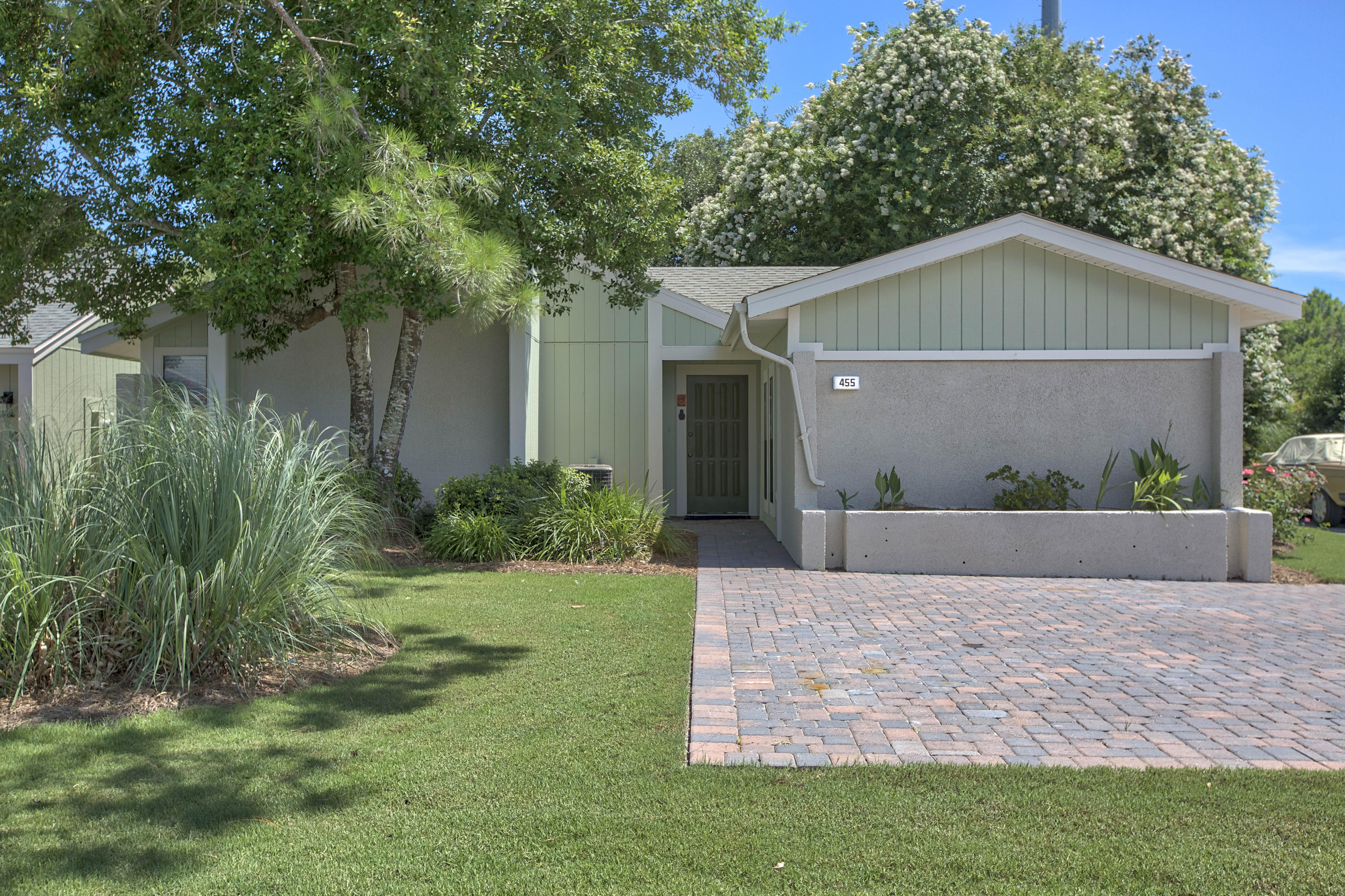 LINKSIDE VILLAGE UNIT 1 - Residential