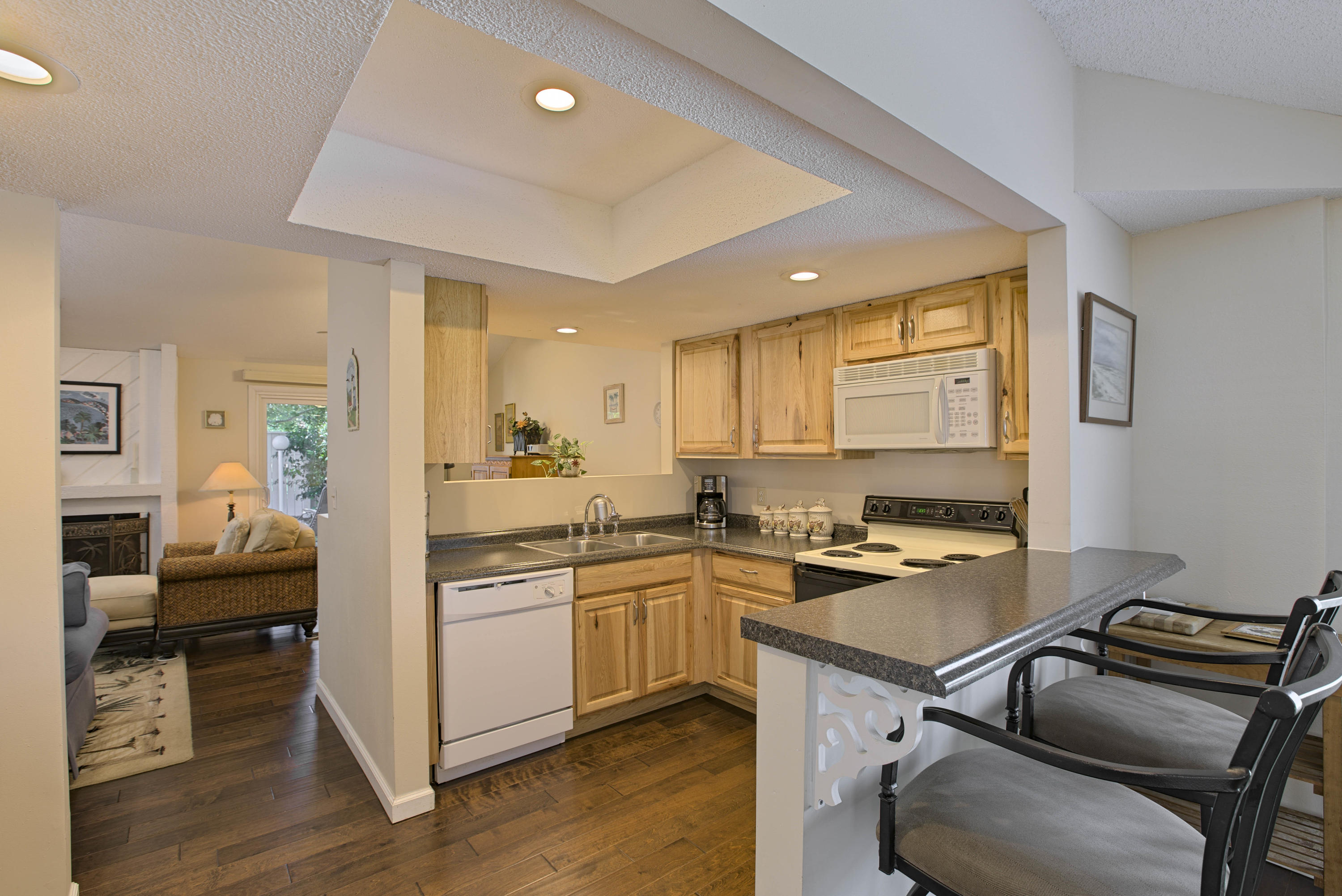 LINKSIDE VILLAGE UNIT 1 - Residential