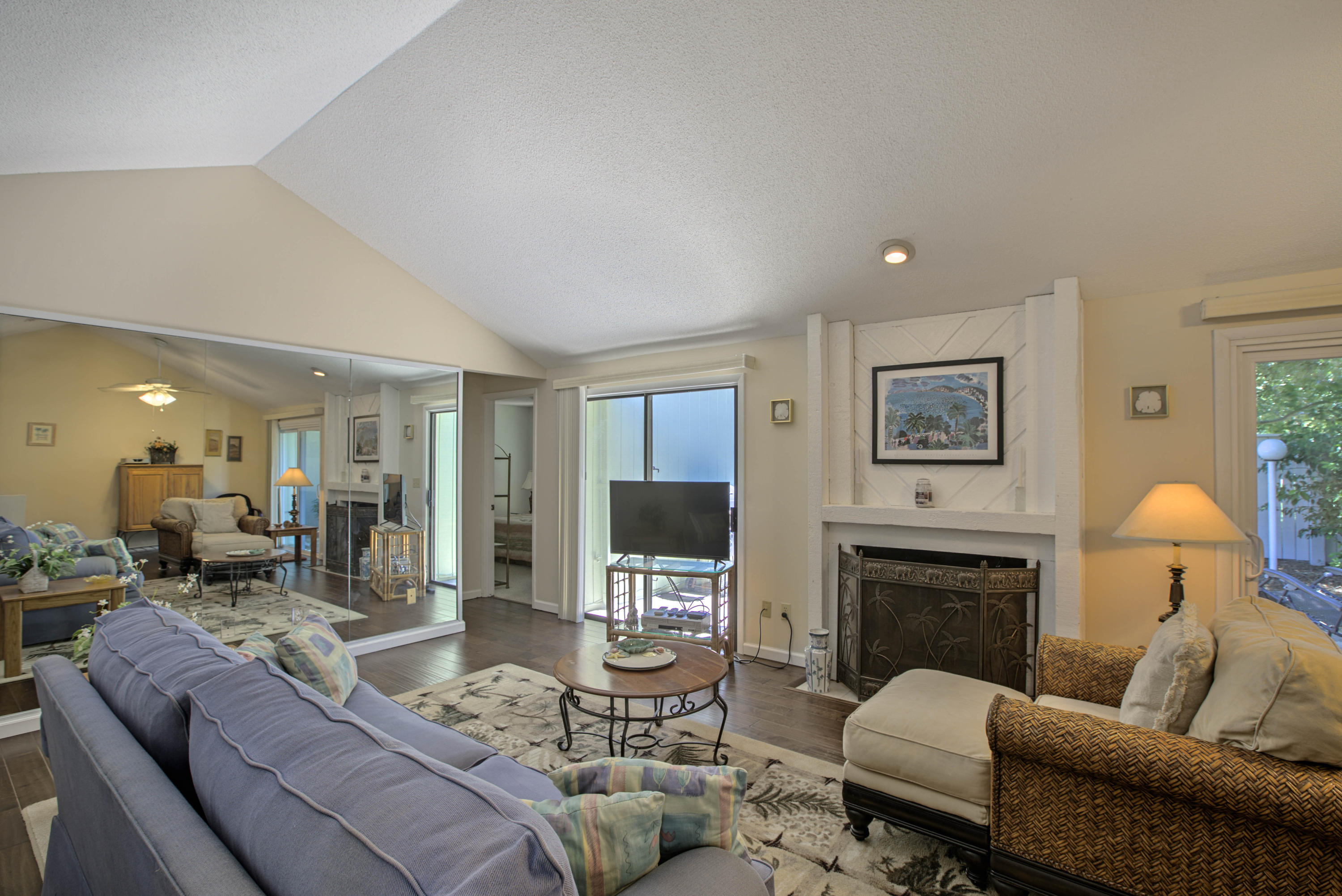 LINKSIDE VILLAGE UNIT 1 - Residential