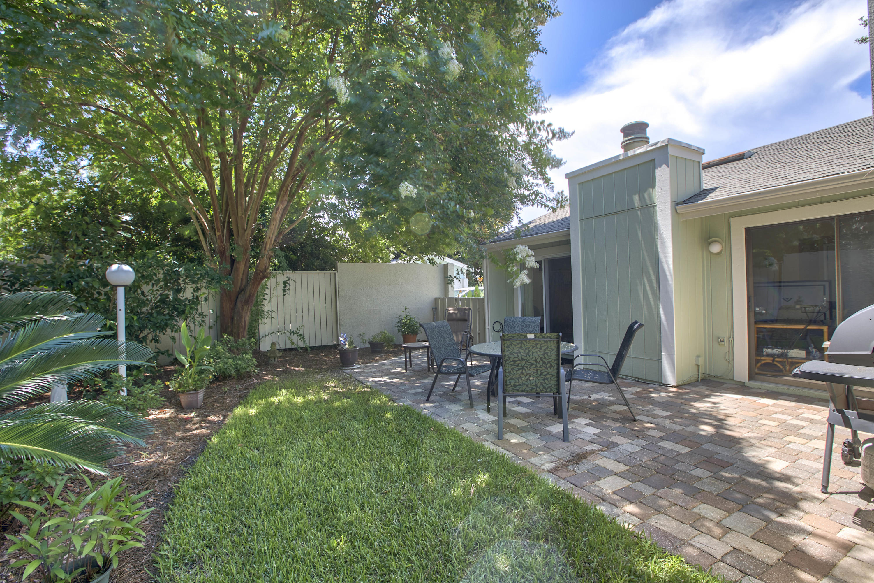 LINKSIDE VILLAGE UNIT 1 - Residential