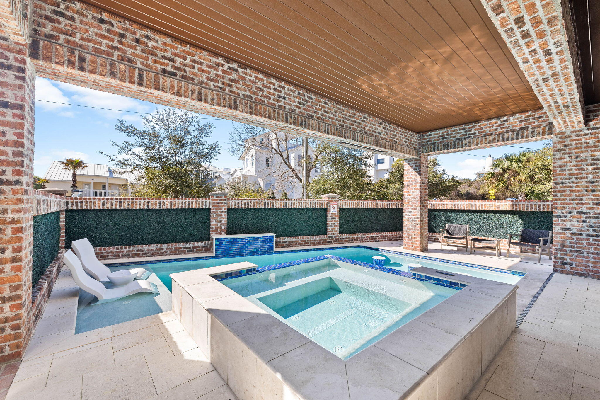 Gulf Shore Manor - Residential