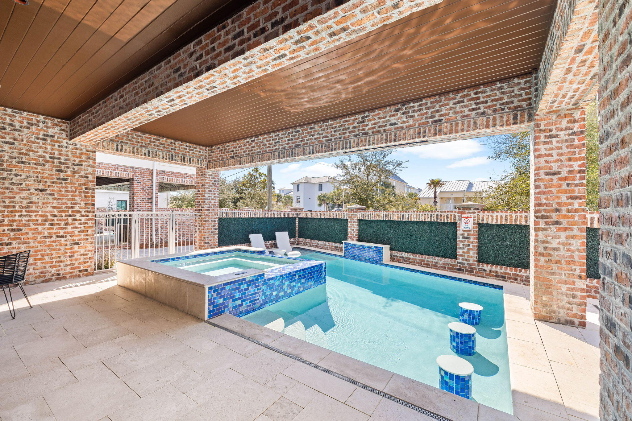 Gulf Shore Manor - Residential