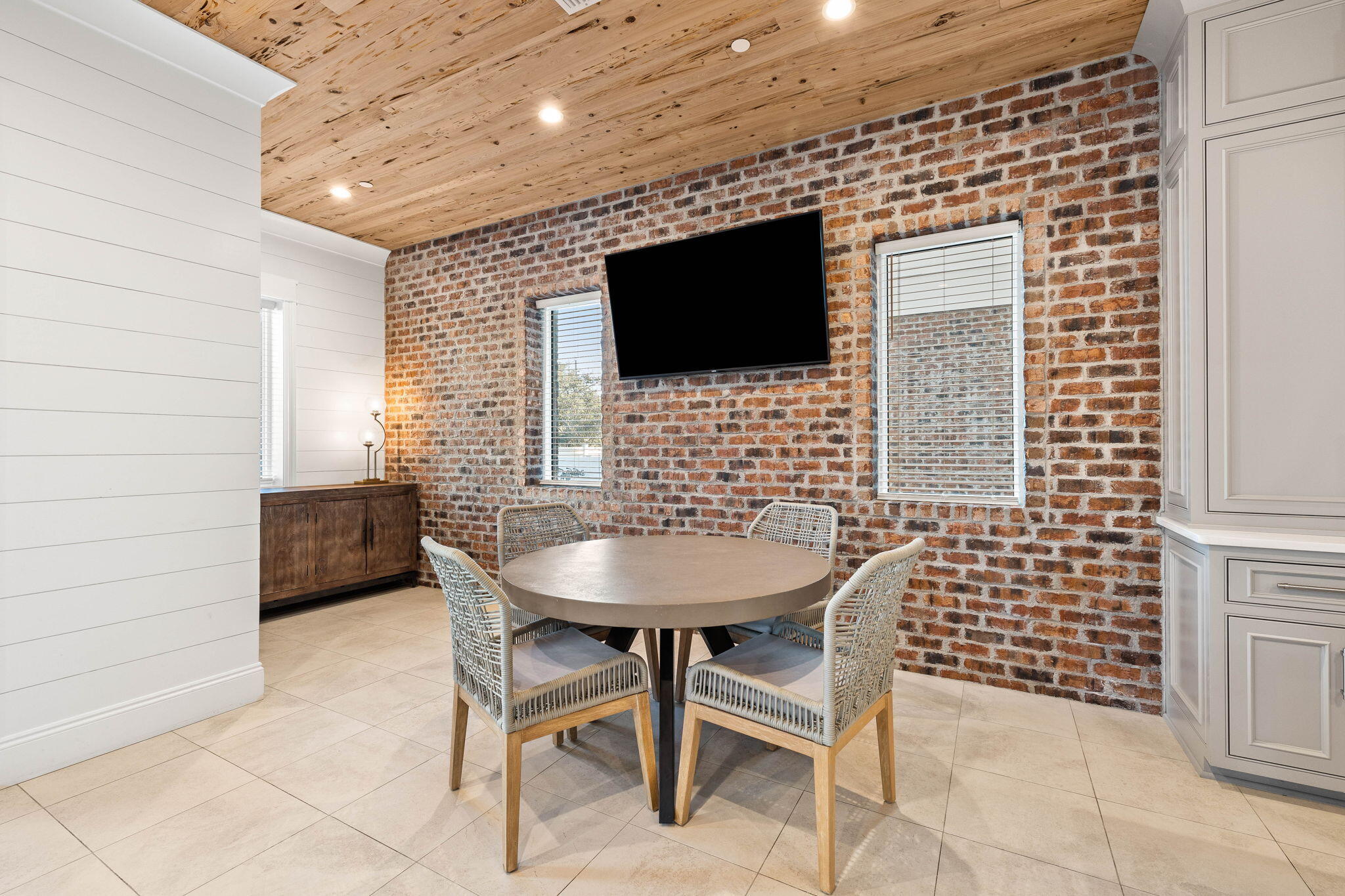Gulf Shore Manor - Residential