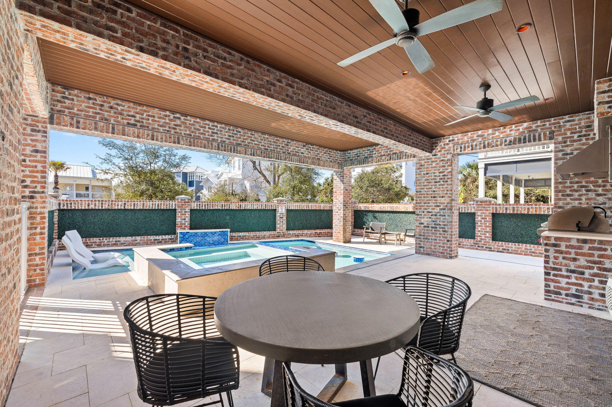 Gulf Shore Manor - Residential