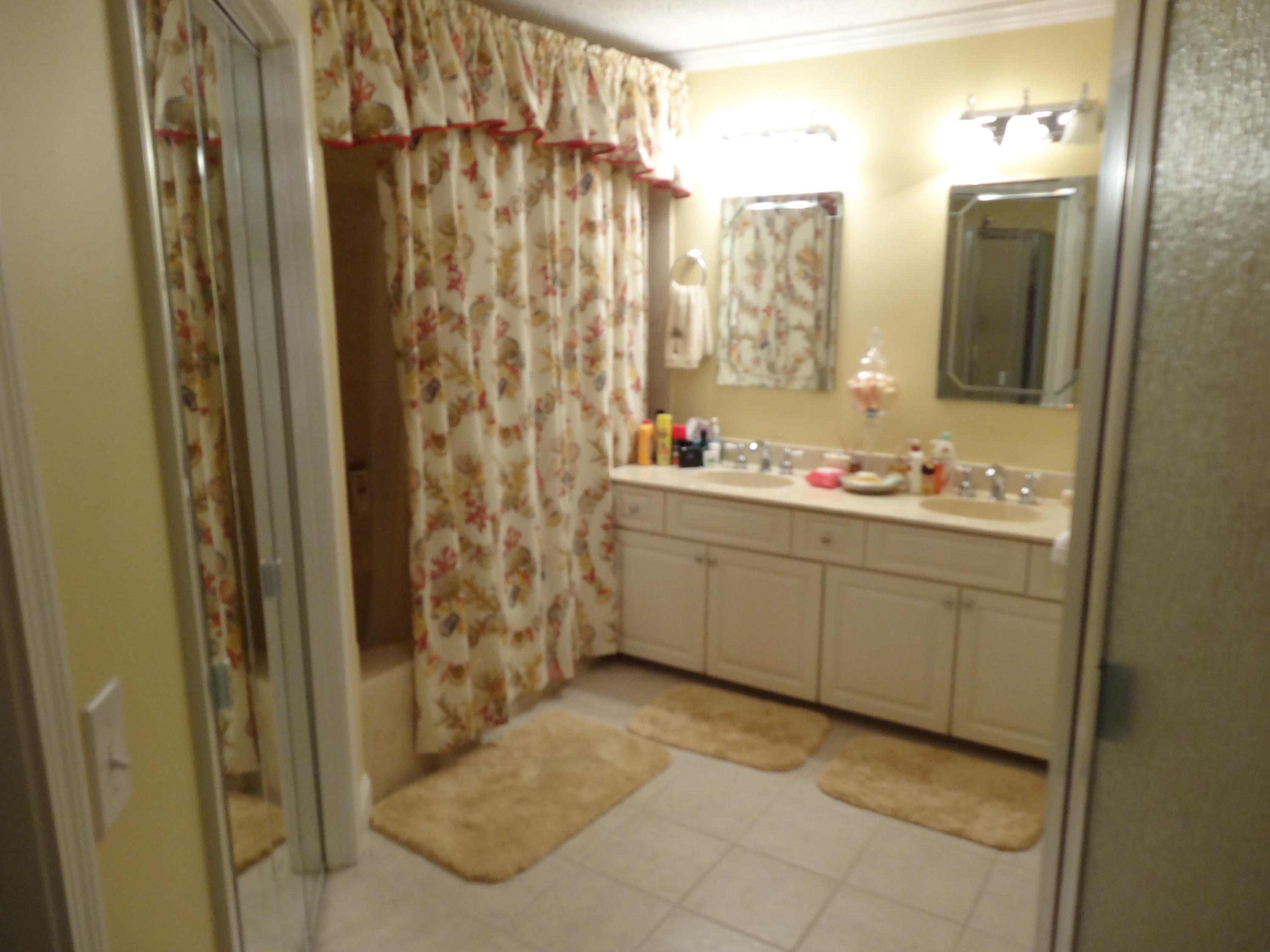 BAY VILLAS CONDOS - Residential