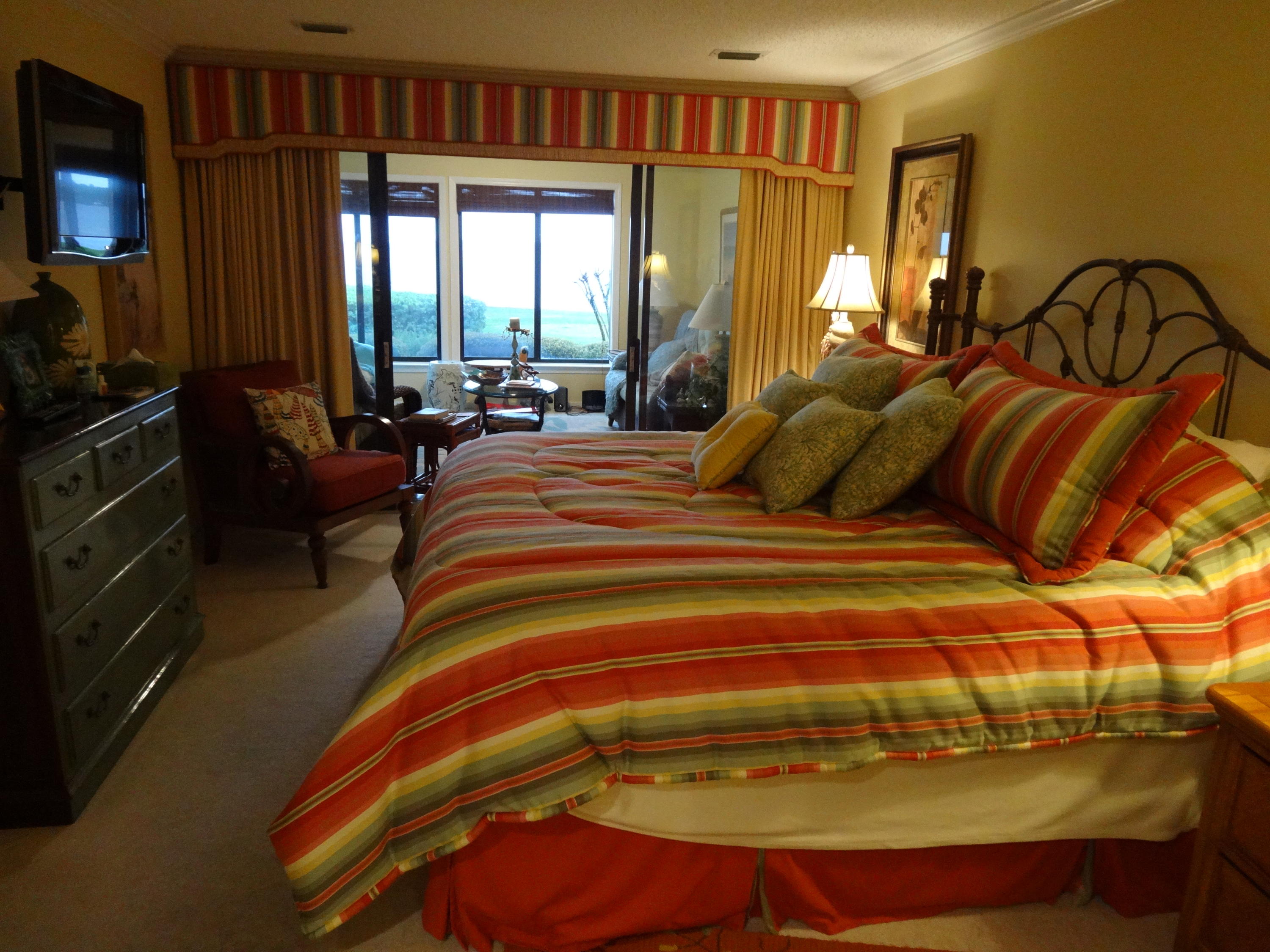 BAY VILLAS CONDOS - Residential