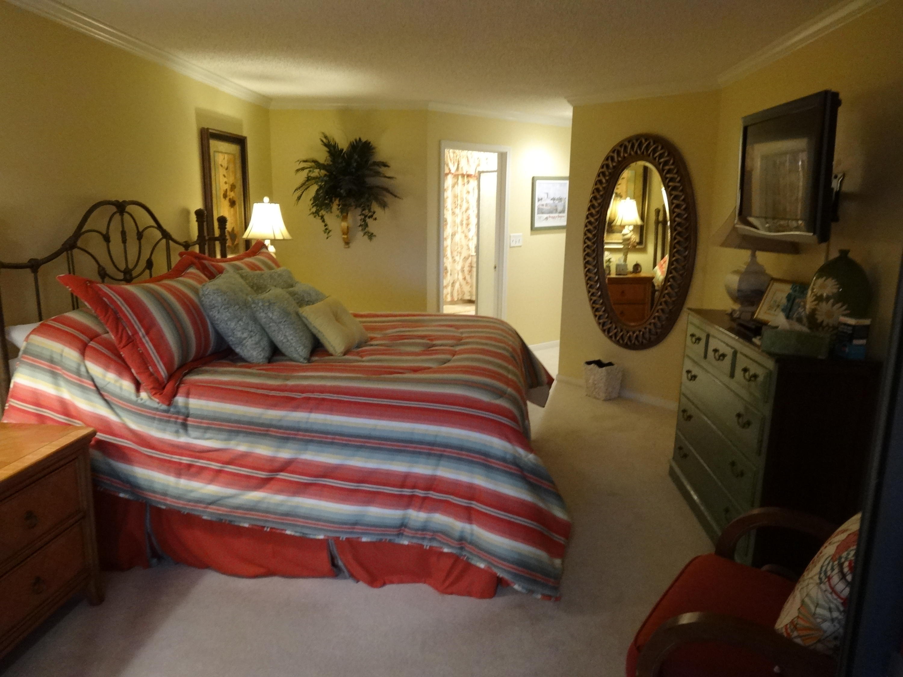 BAY VILLAS CONDOS - Residential