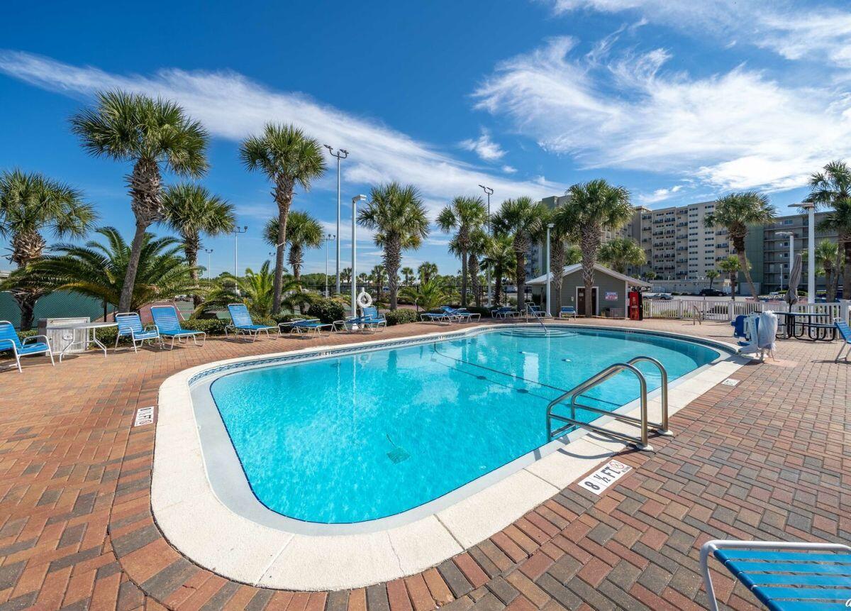 PINNACLE PORT - Residential
