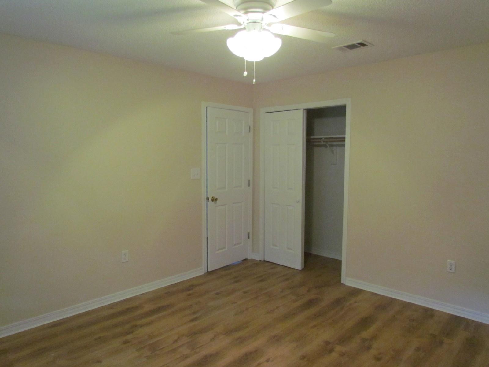 ROCKY BAYOU COUNTRY CLUB ESTATES 7 - Residential Lease