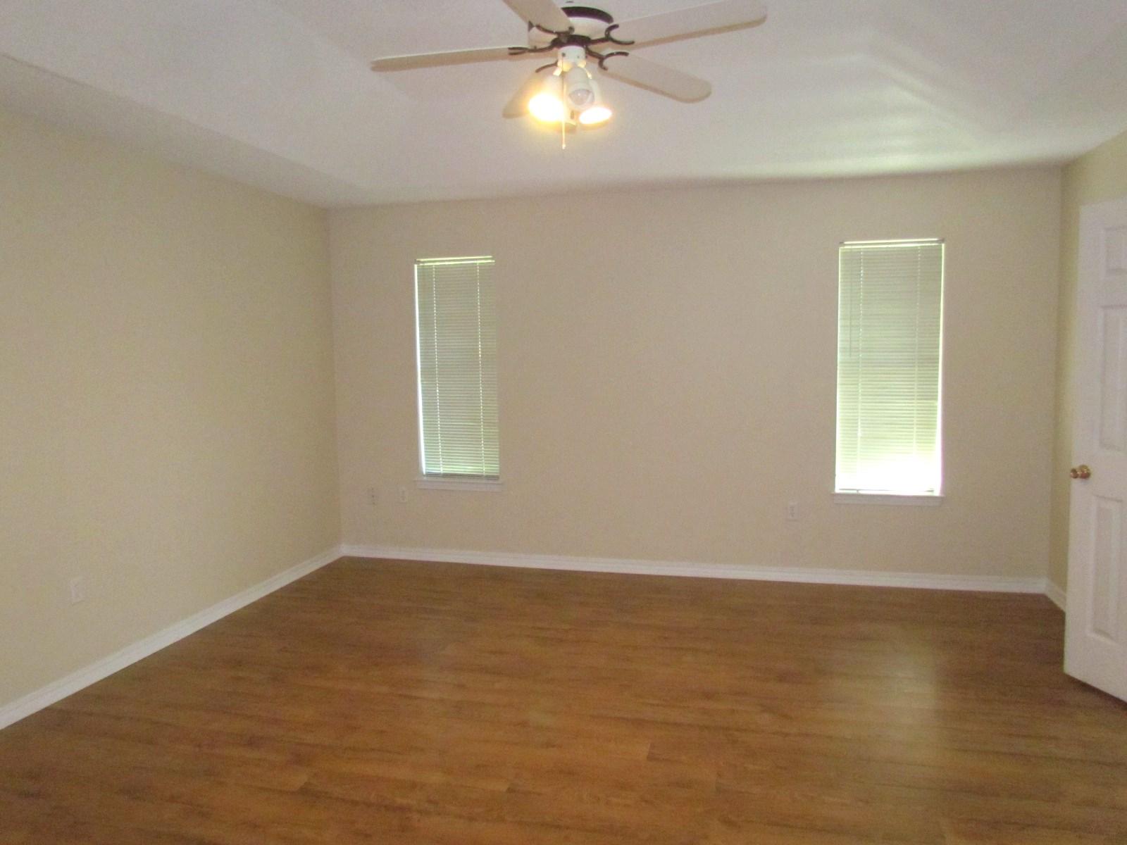 ROCKY BAYOU COUNTRY CLUB ESTATES 7 - Residential Lease