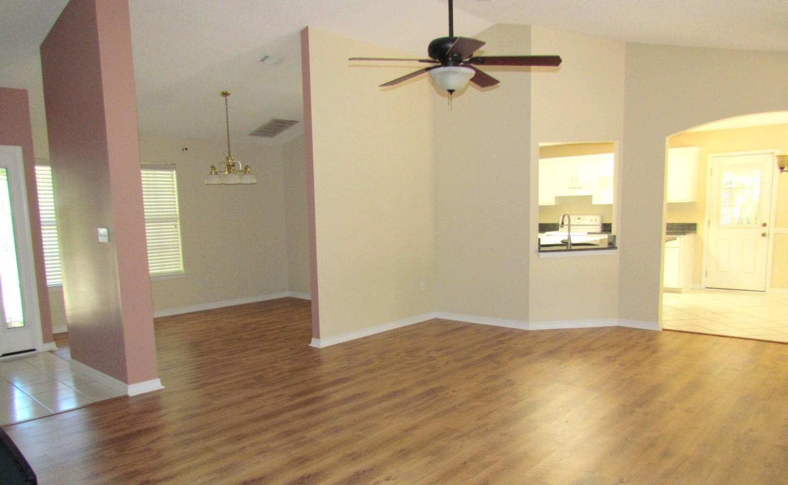 ROCKY BAYOU COUNTRY CLUB ESTATES 7 - Residential Lease