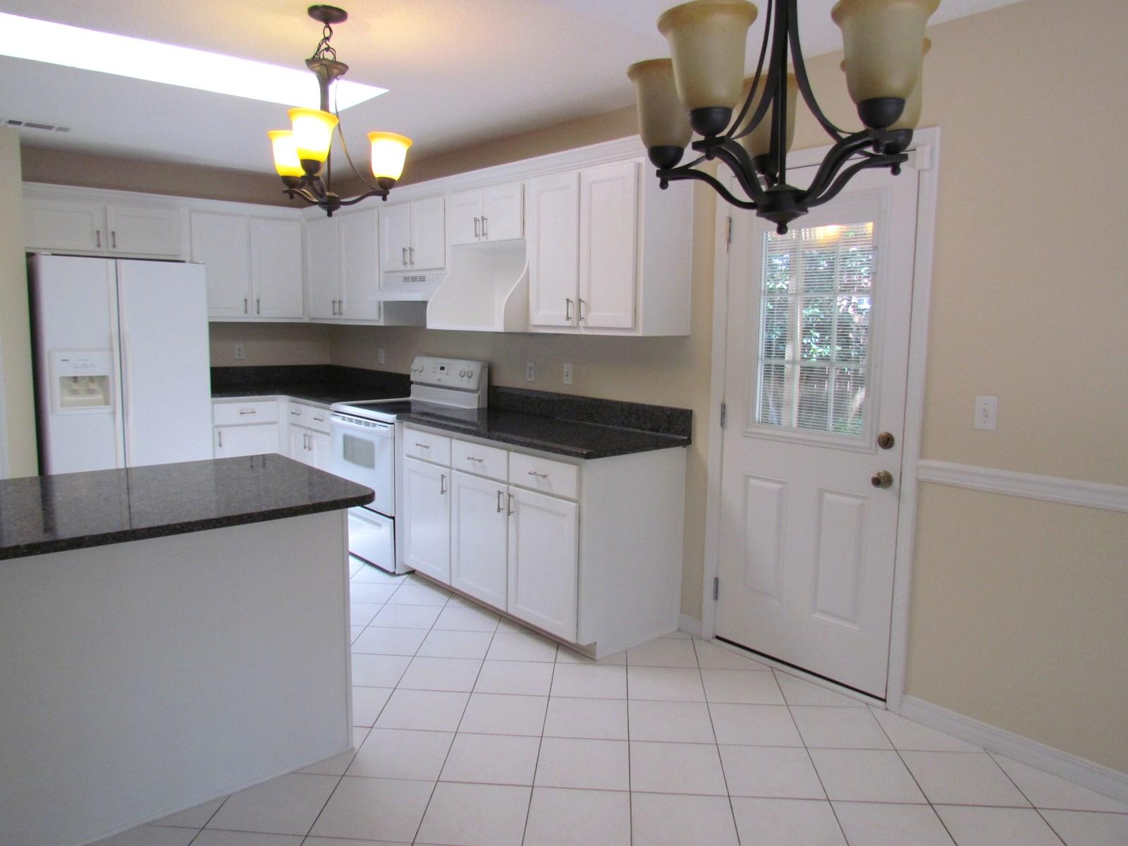 ROCKY BAYOU COUNTRY CLUB ESTATES 7 - Residential Lease