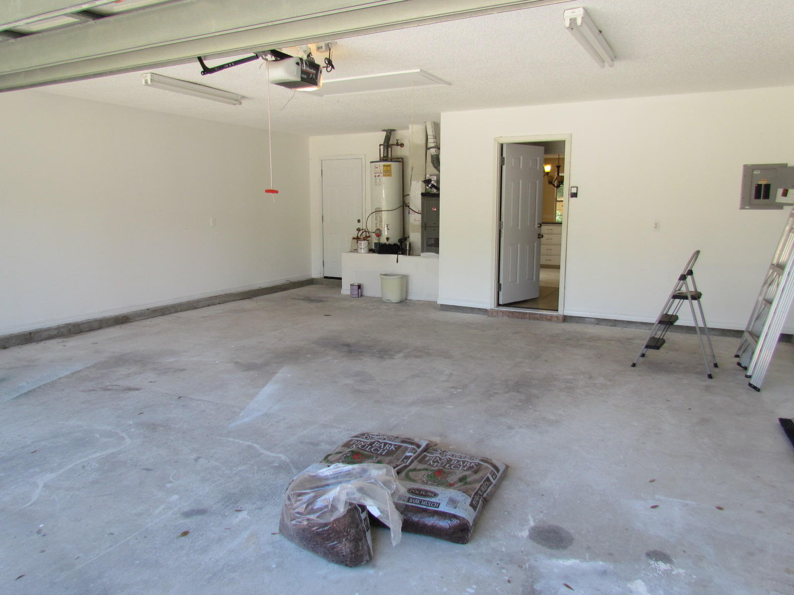 ROCKY BAYOU COUNTRY CLUB ESTATES 7 - Residential Lease