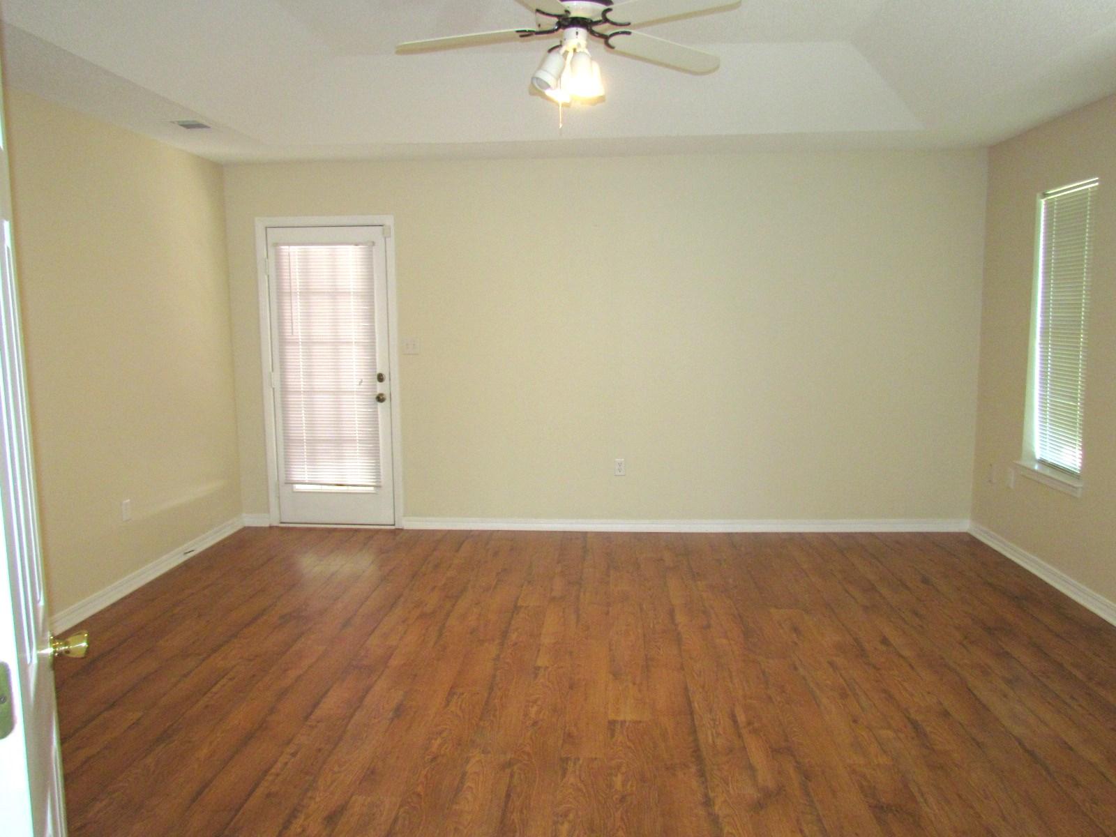 ROCKY BAYOU COUNTRY CLUB ESTATES 7 - Residential Lease