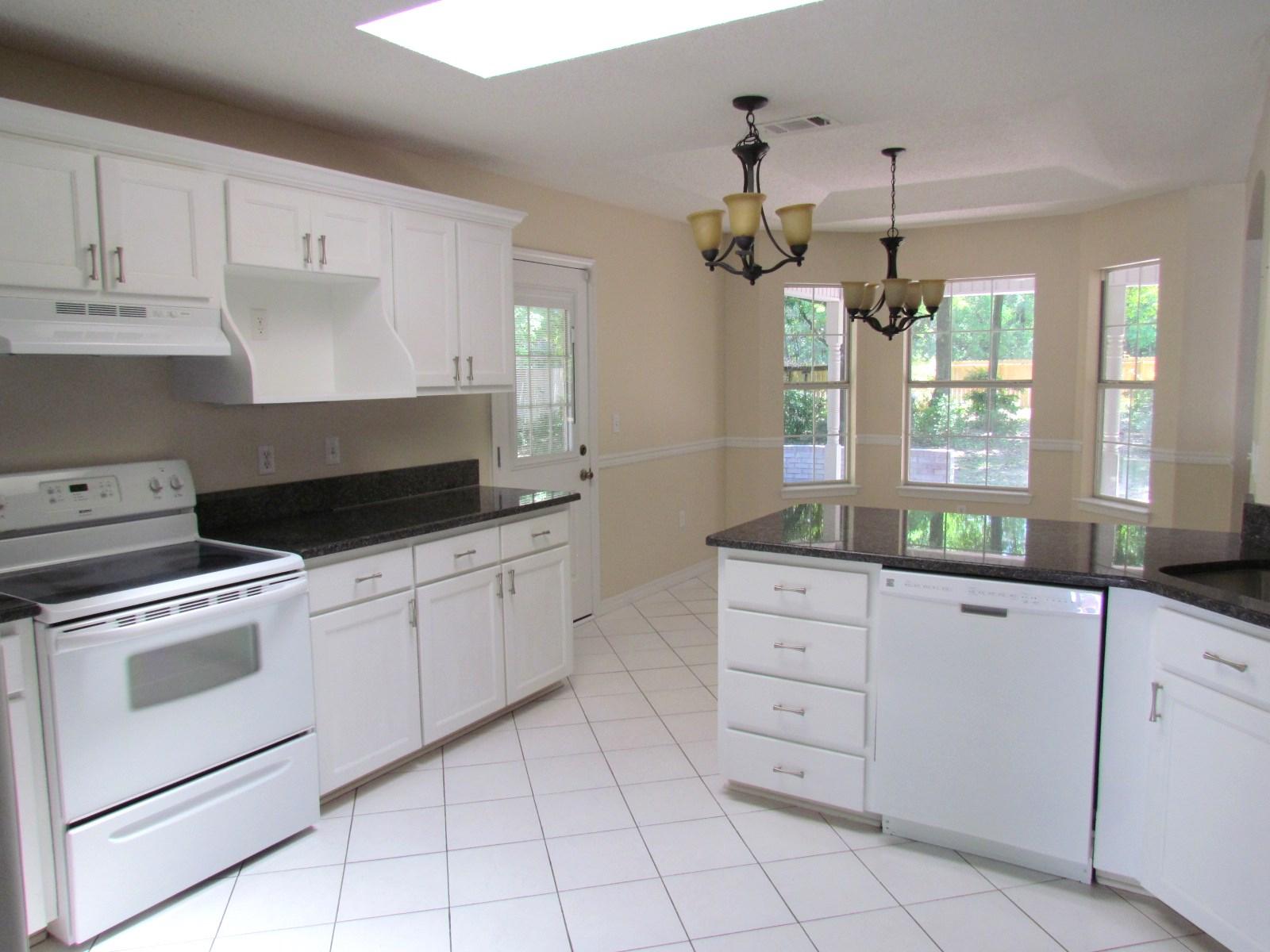 ROCKY BAYOU COUNTRY CLUB ESTATES 7 - Residential Lease