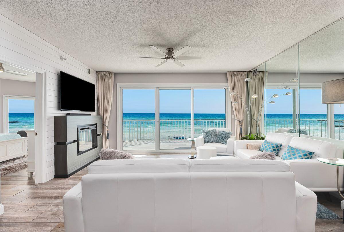 WATERVIEW TOWERS YACHT CLUB - Residential