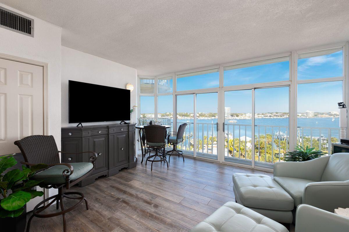 WATERVIEW TOWERS YACHT CLUB - Residential