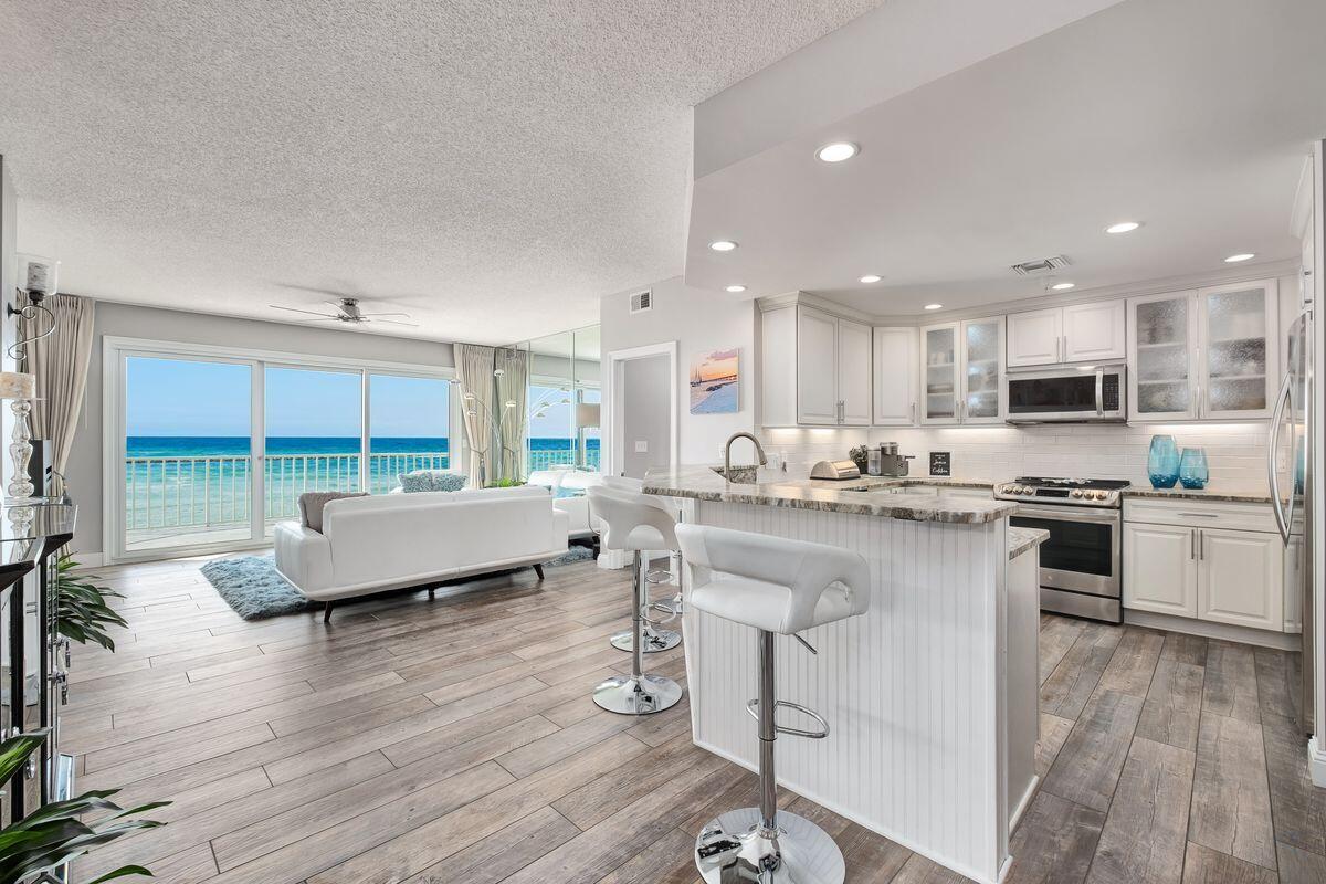 WATERVIEW TOWERS YACHT CLUB - Residential