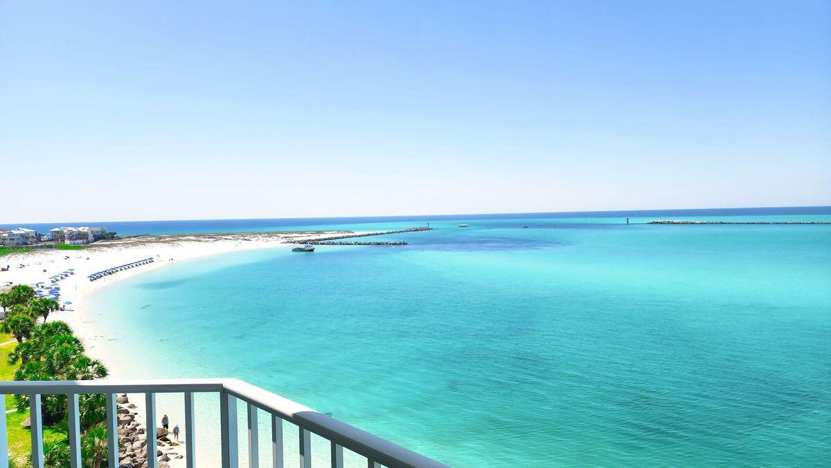 WATERVIEW TOWERS YACHT CLUB - Residential