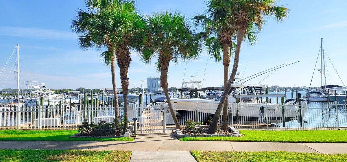 WATERVIEW TOWERS YACHT CLUB - Residential