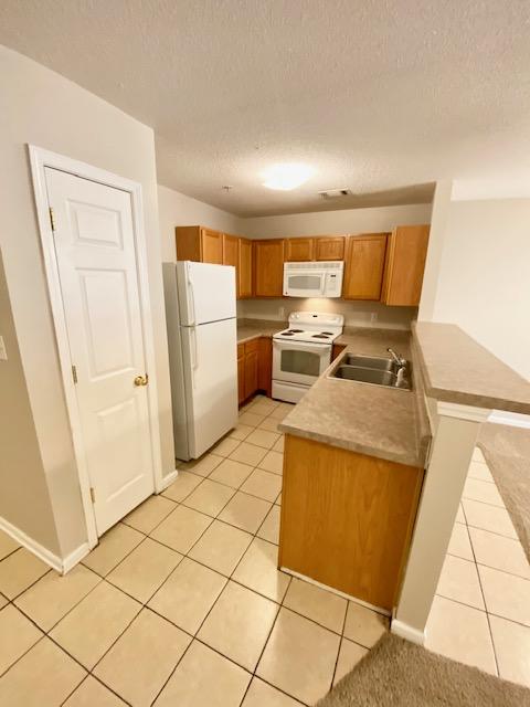 ROLLING PINES - Residential Lease