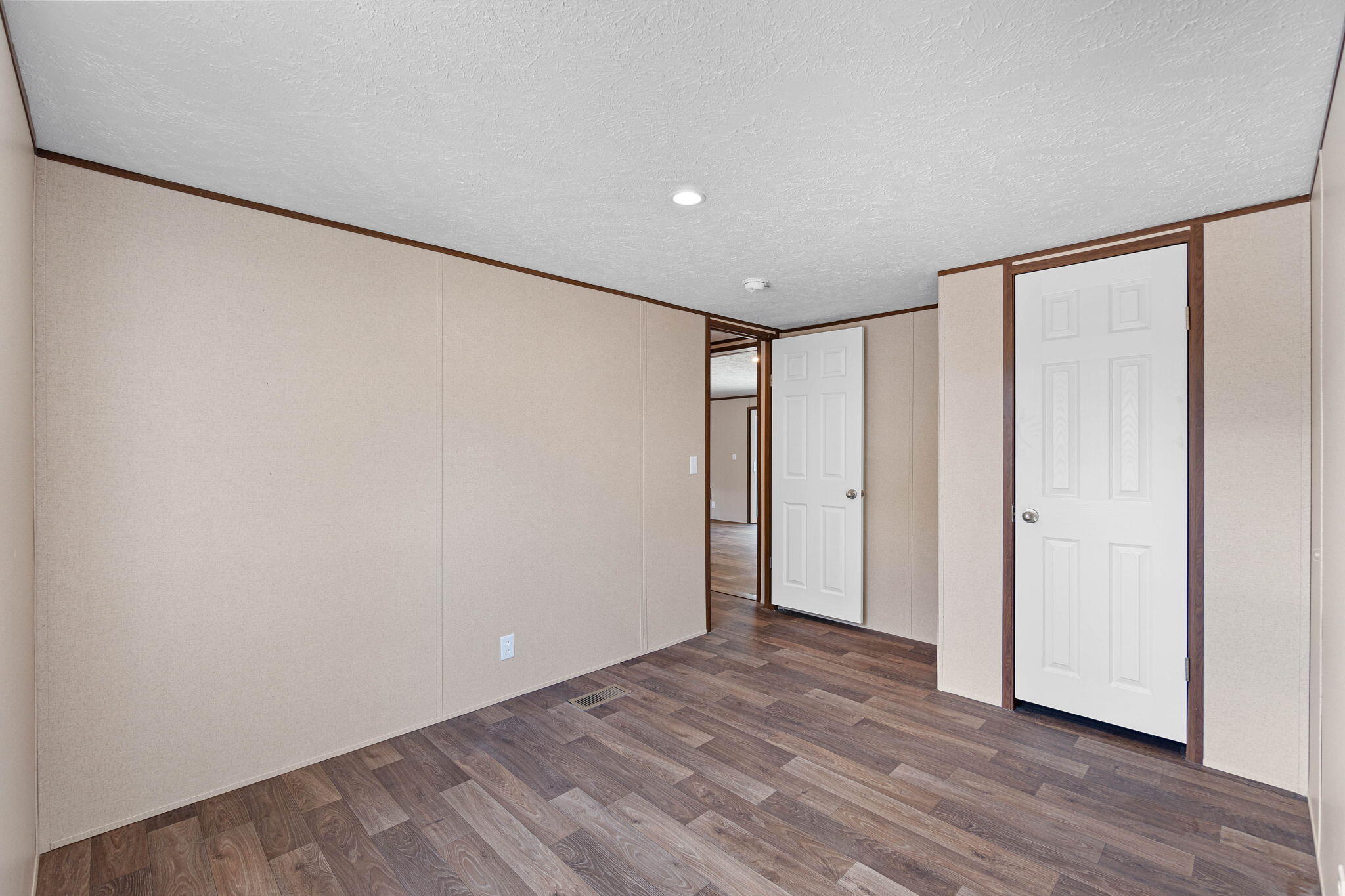 OAKWOOD LAKES ESTATES - Residential